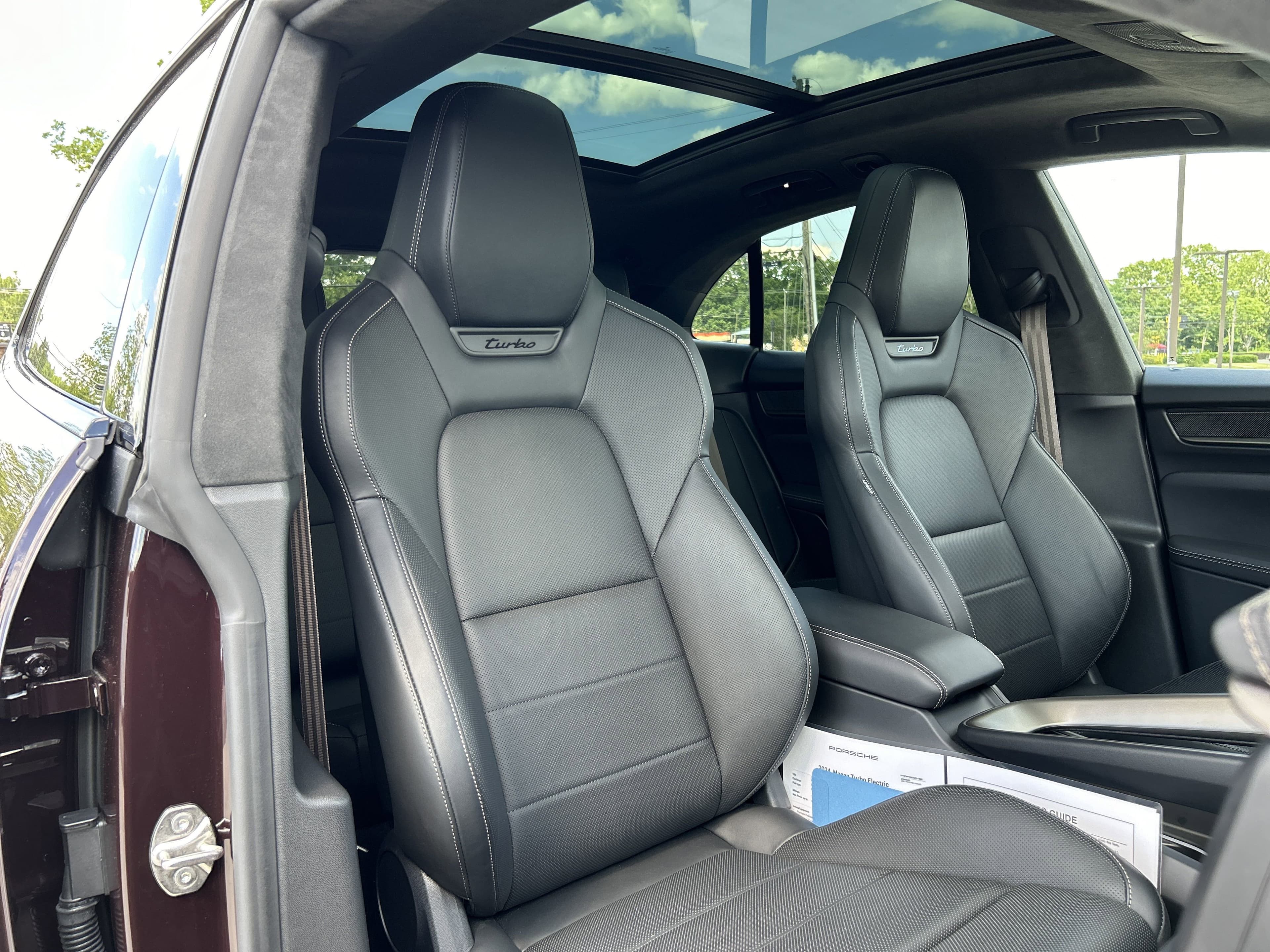 Vehicle photo 25