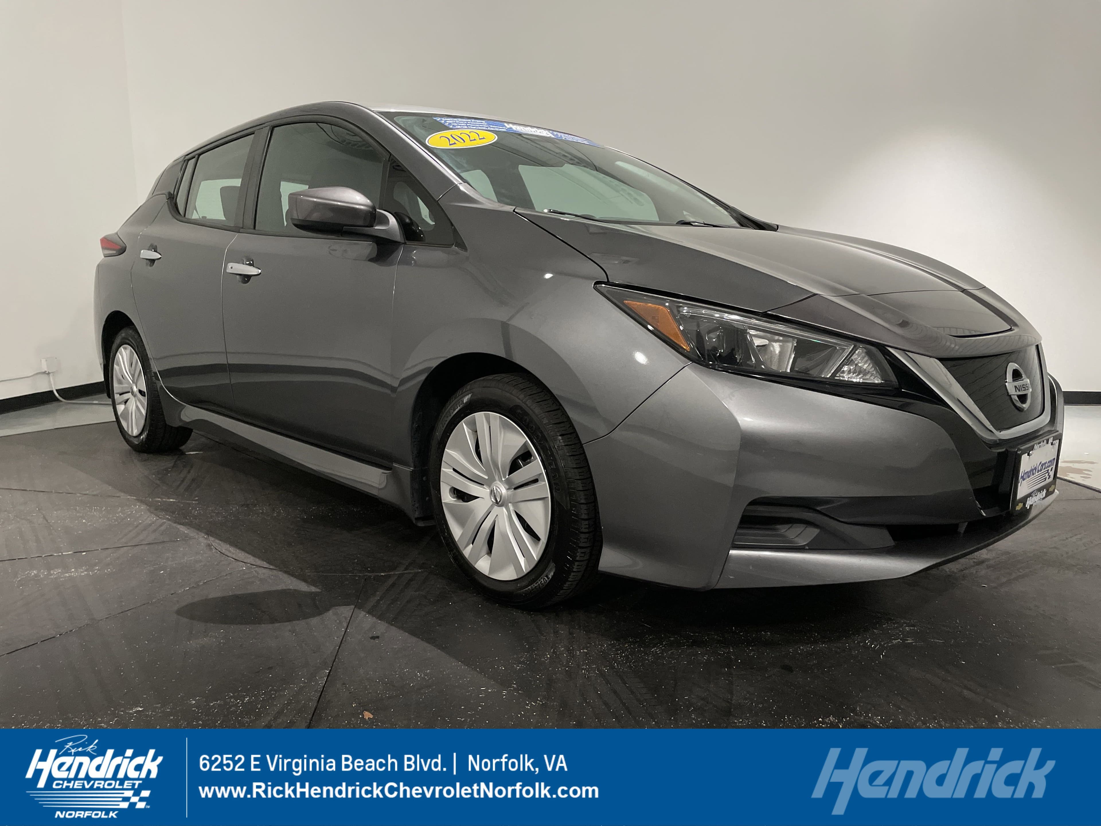 2022 Nissan LEAF / Gun Metallic