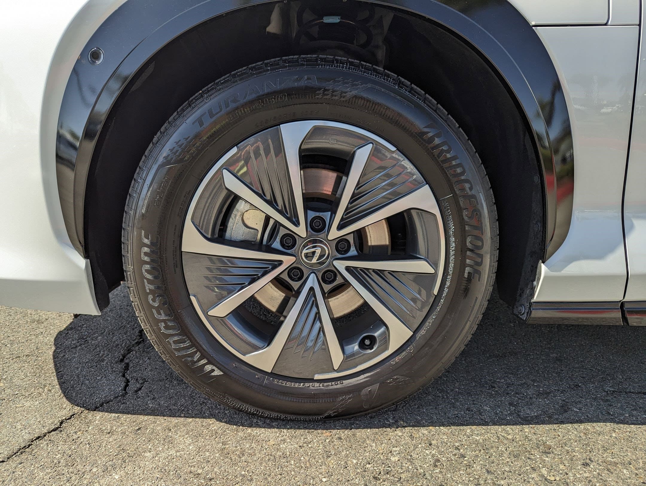 Vehicle photo 11