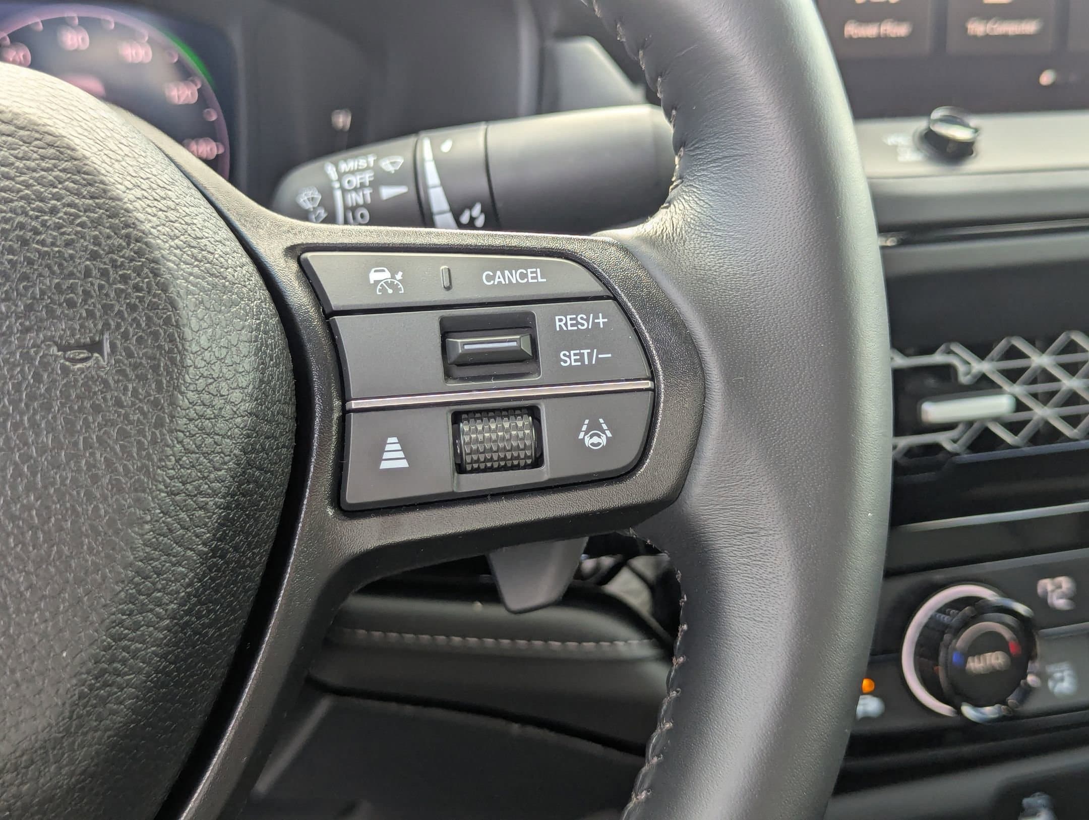 Vehicle photo 18