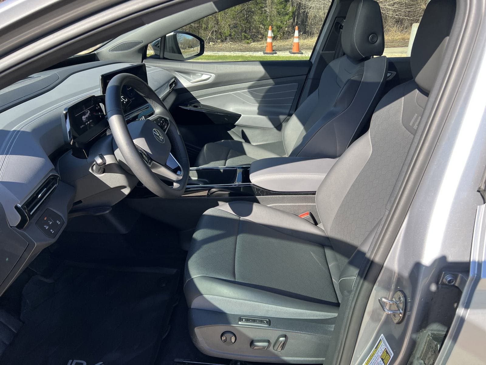 Vehicle photo 20
