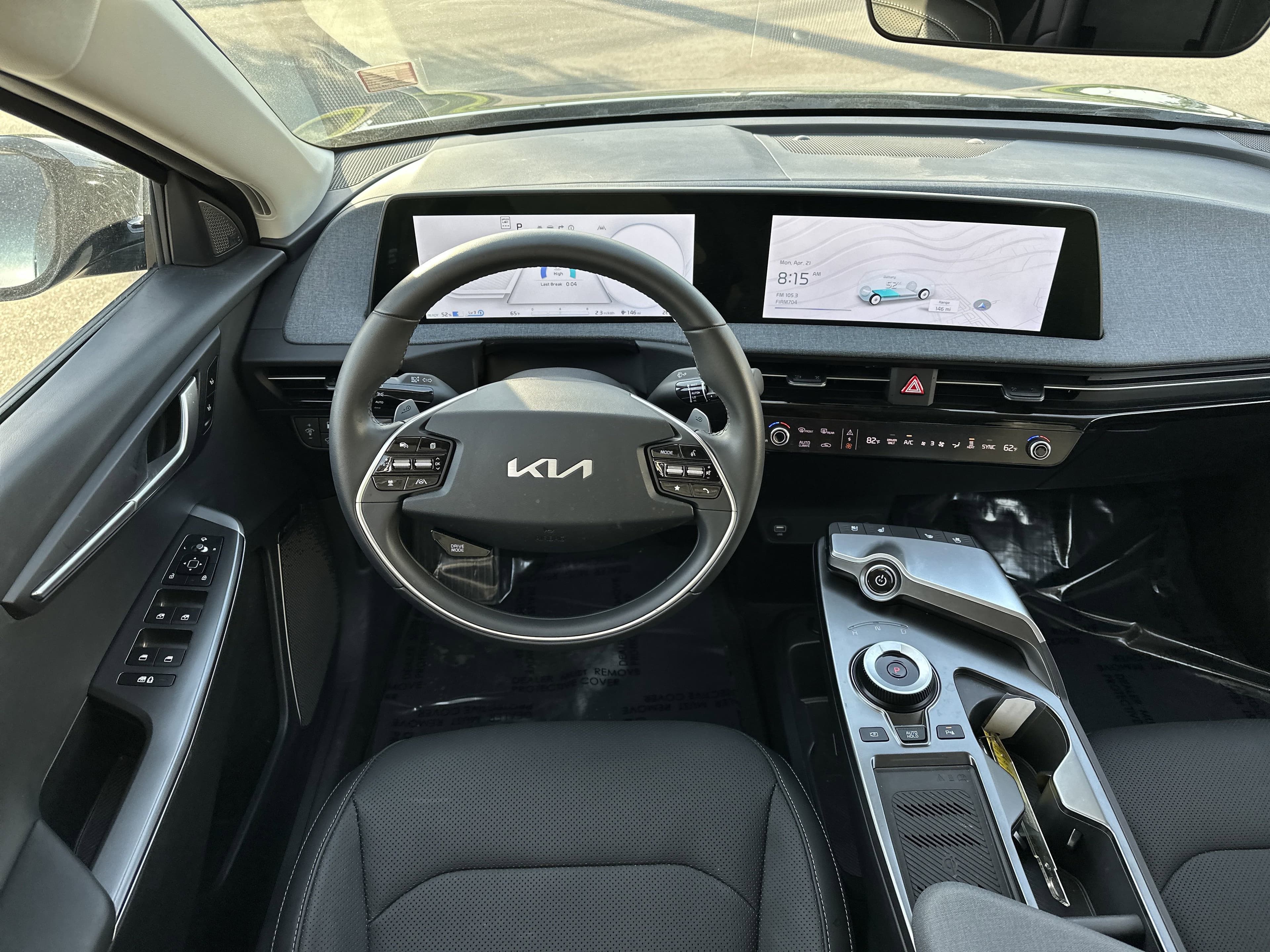 Vehicle photo 17