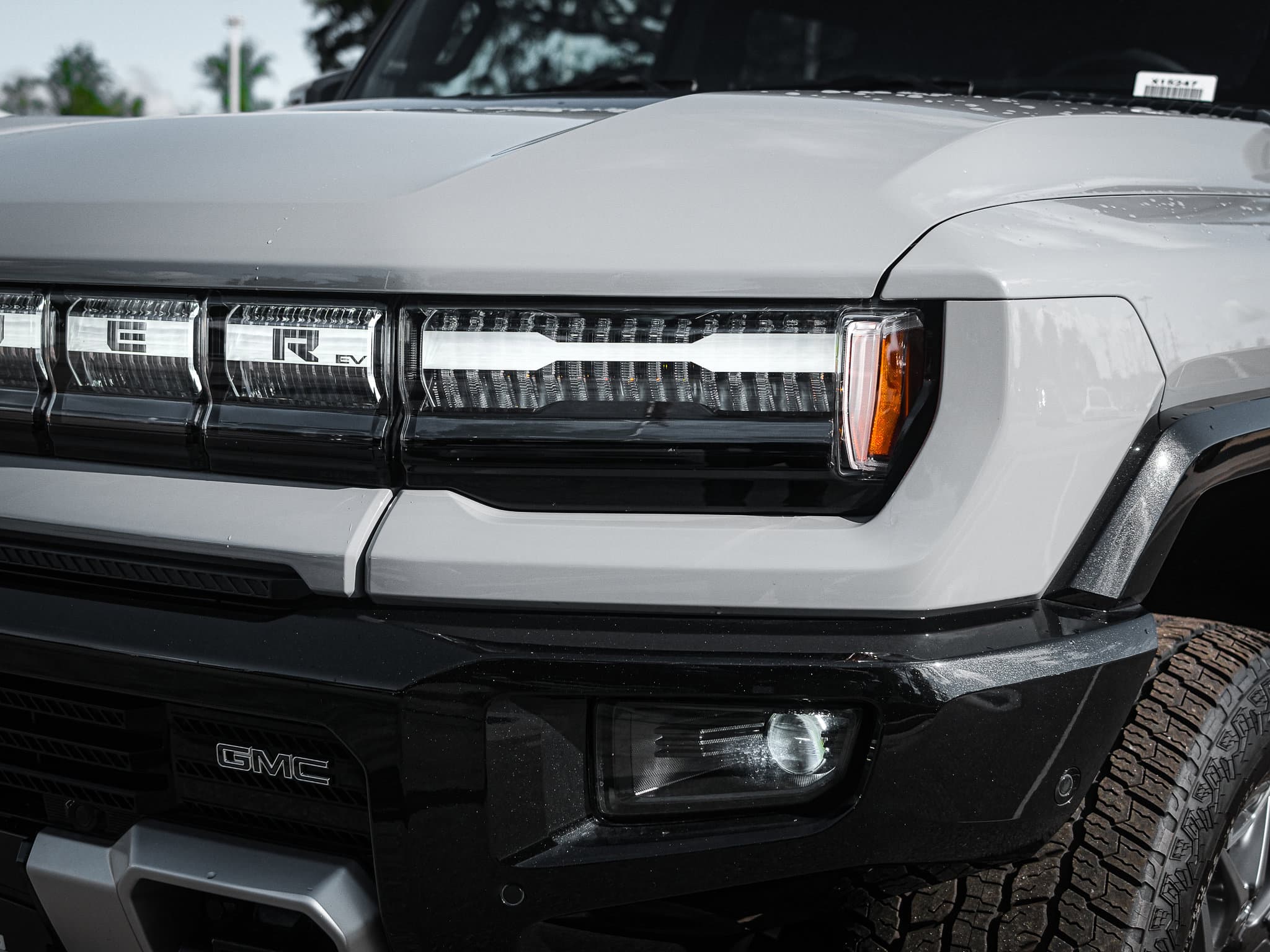 Vehicle photo 4