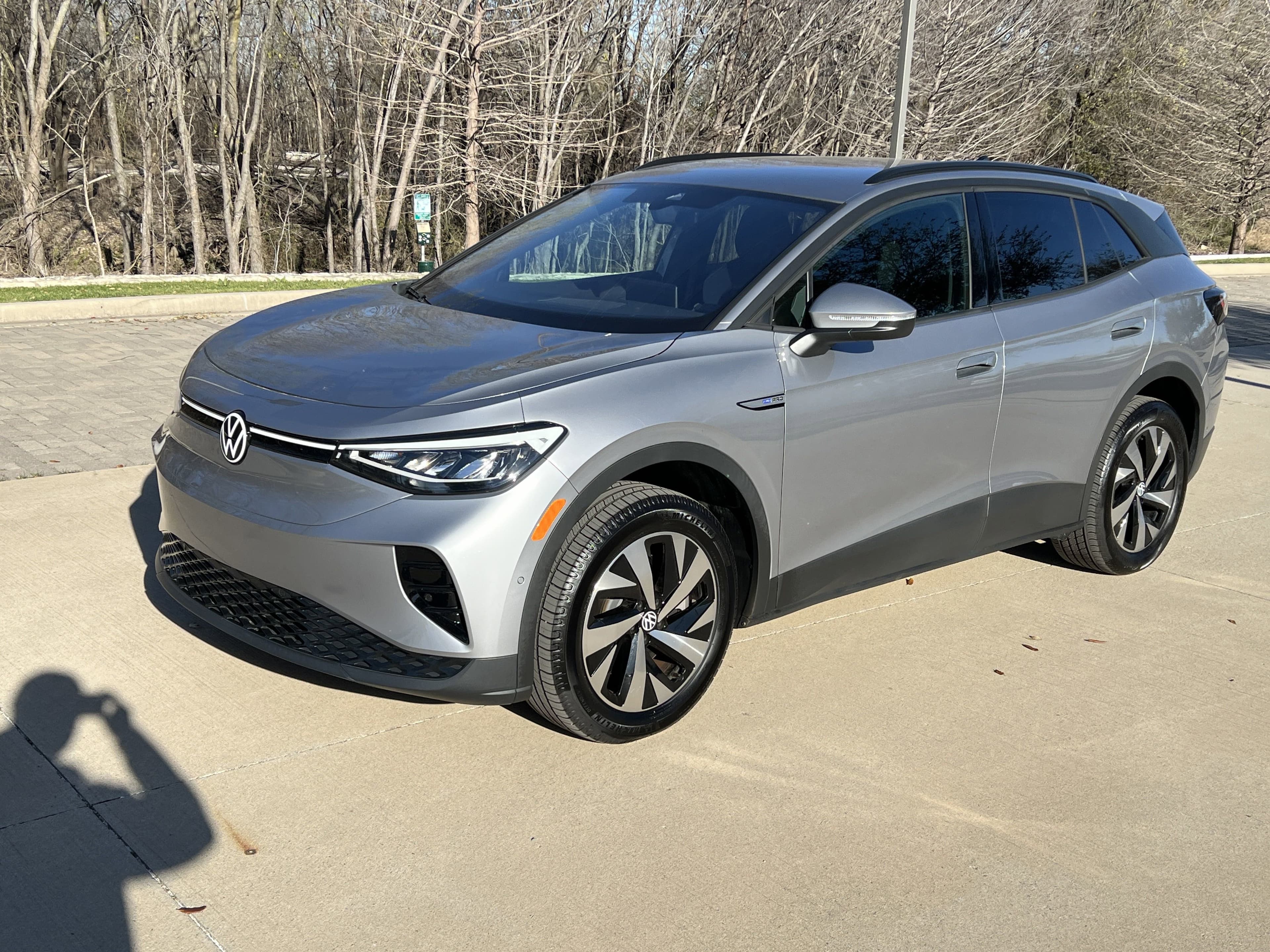 Vehicle photo 3
