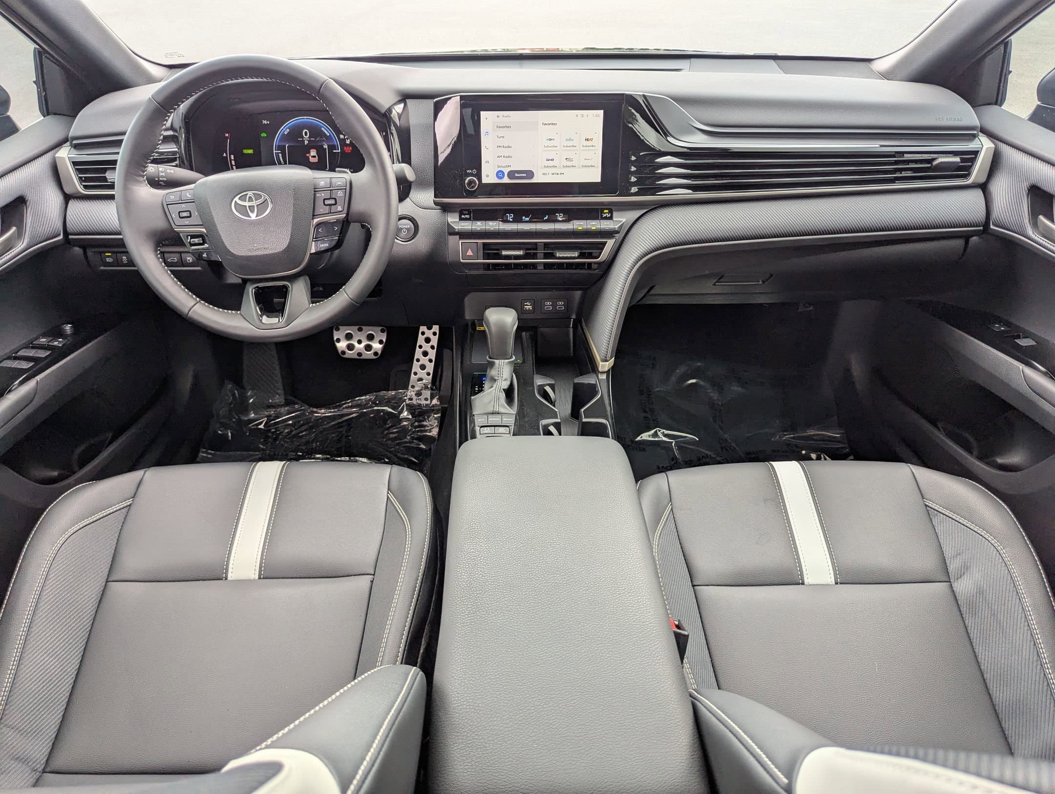 Vehicle photo 29