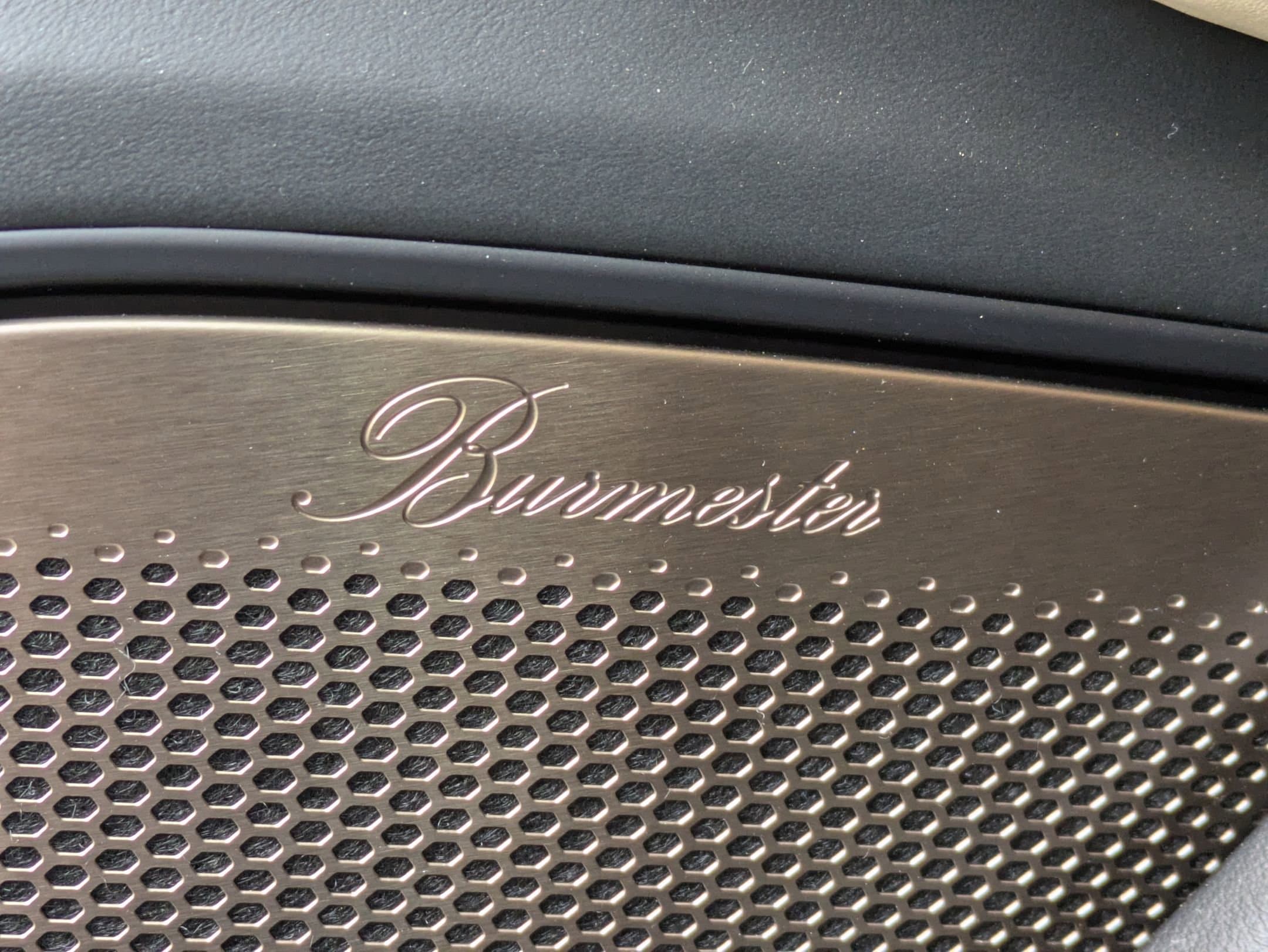 Vehicle photo 23