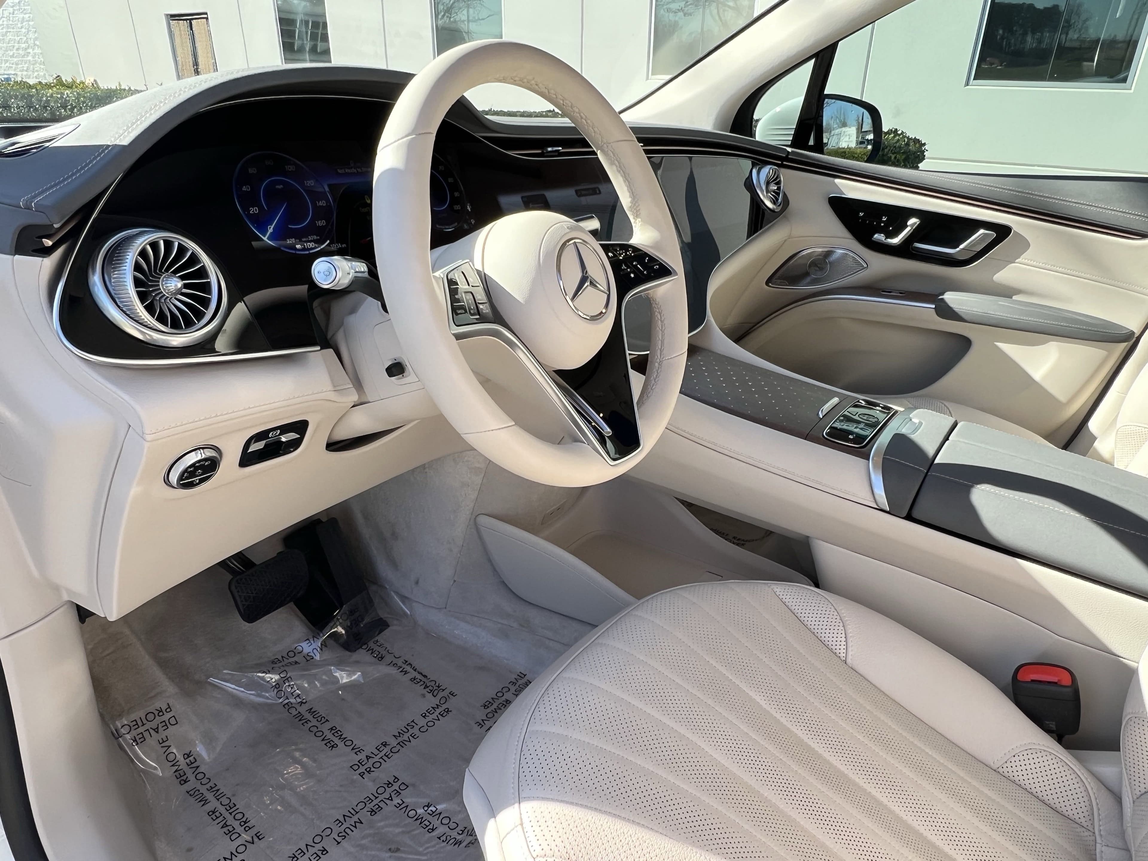 Vehicle photo 15