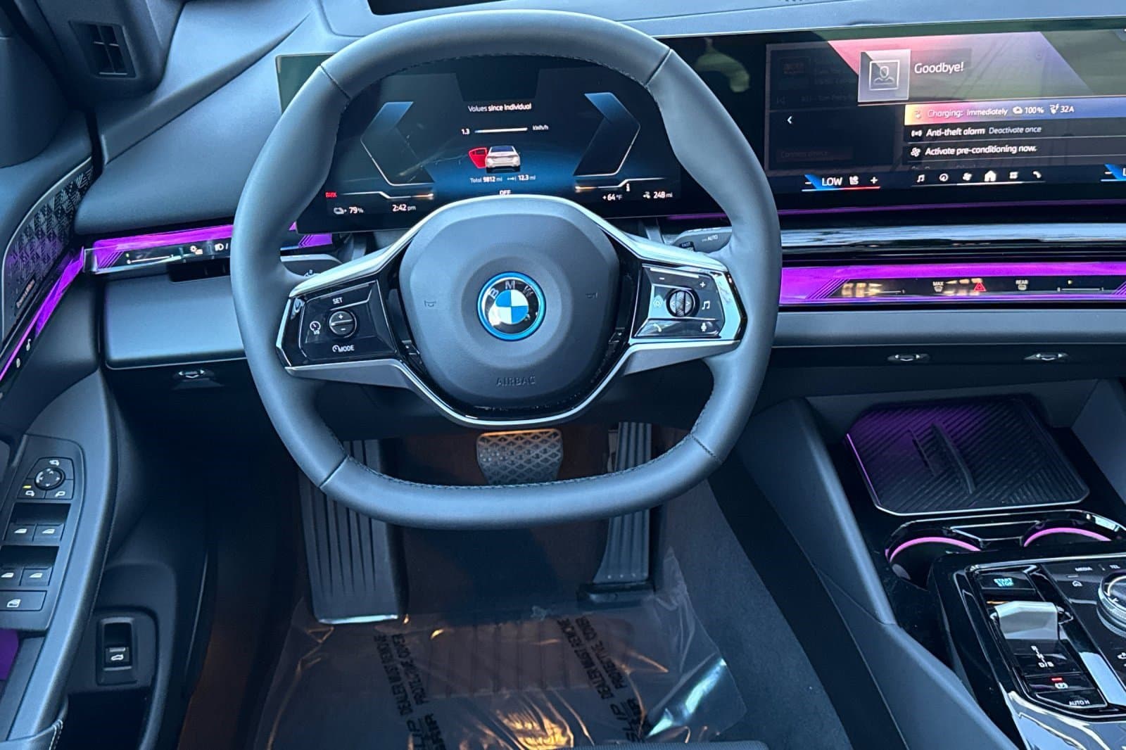 Vehicle photo 16