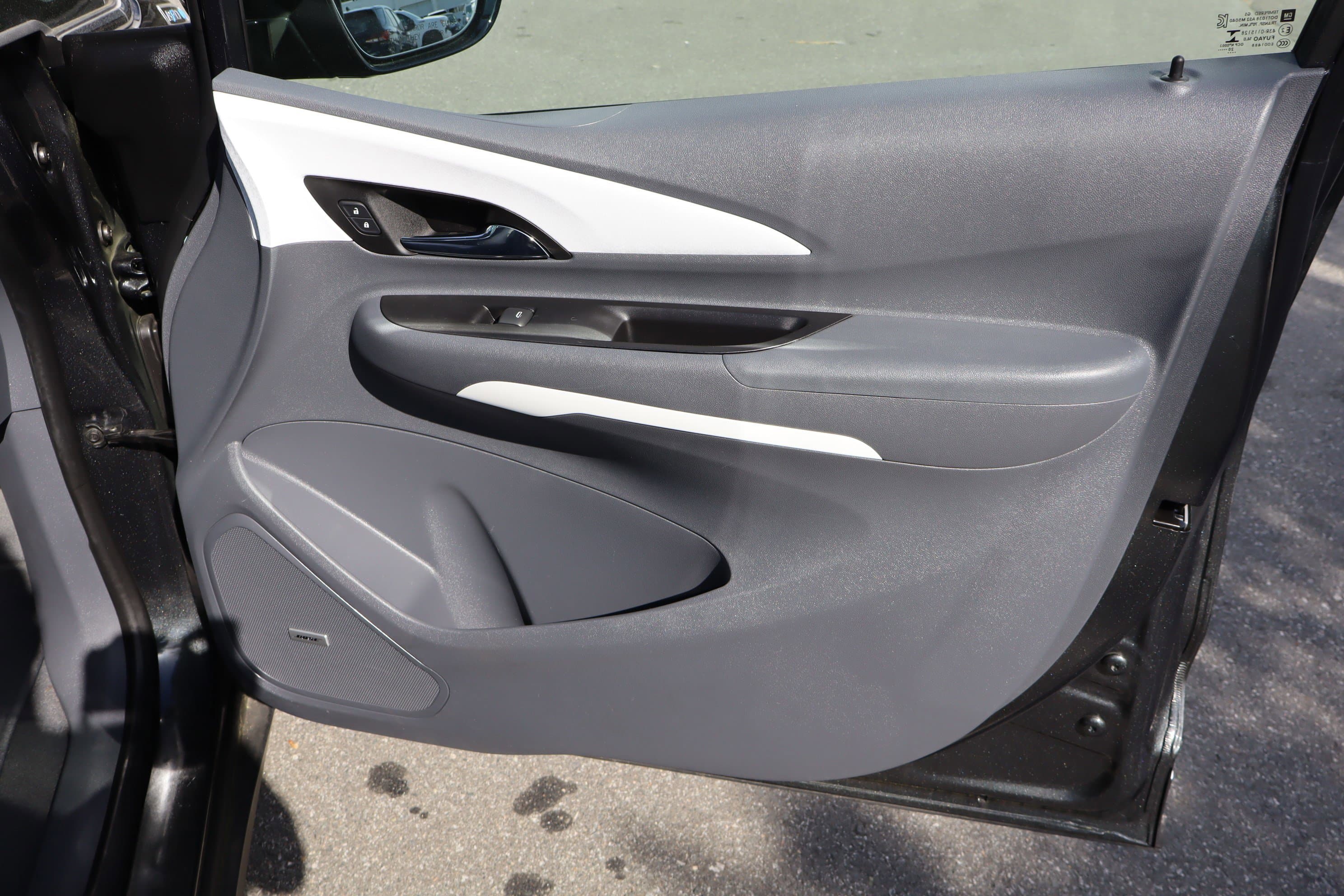 Vehicle photo 33
