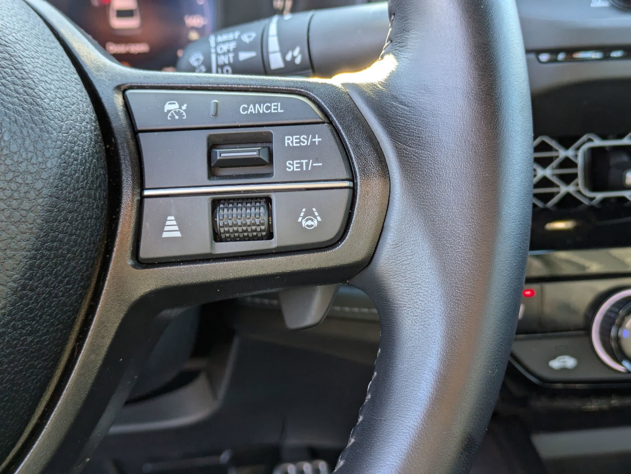 Vehicle photo 18