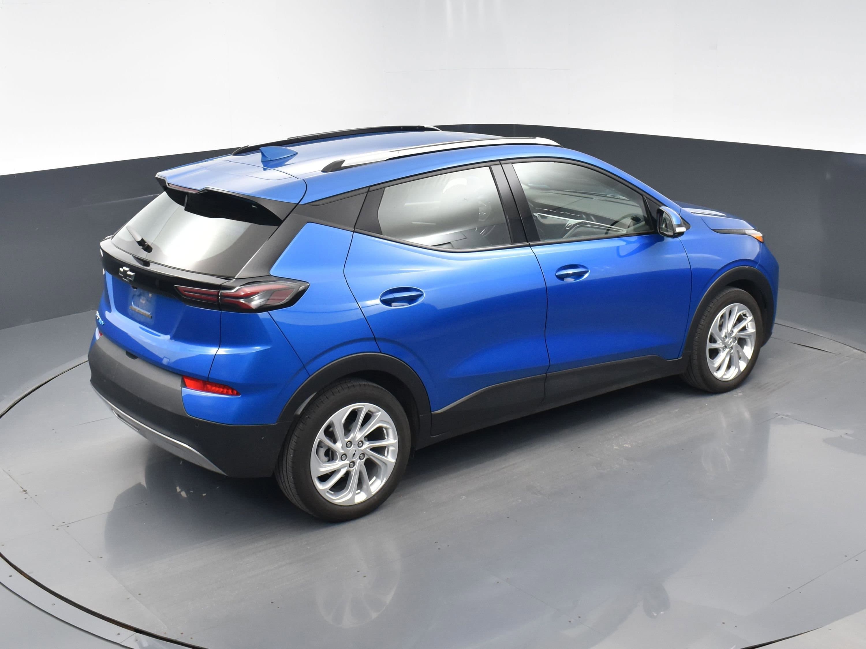 Vehicle photo 15