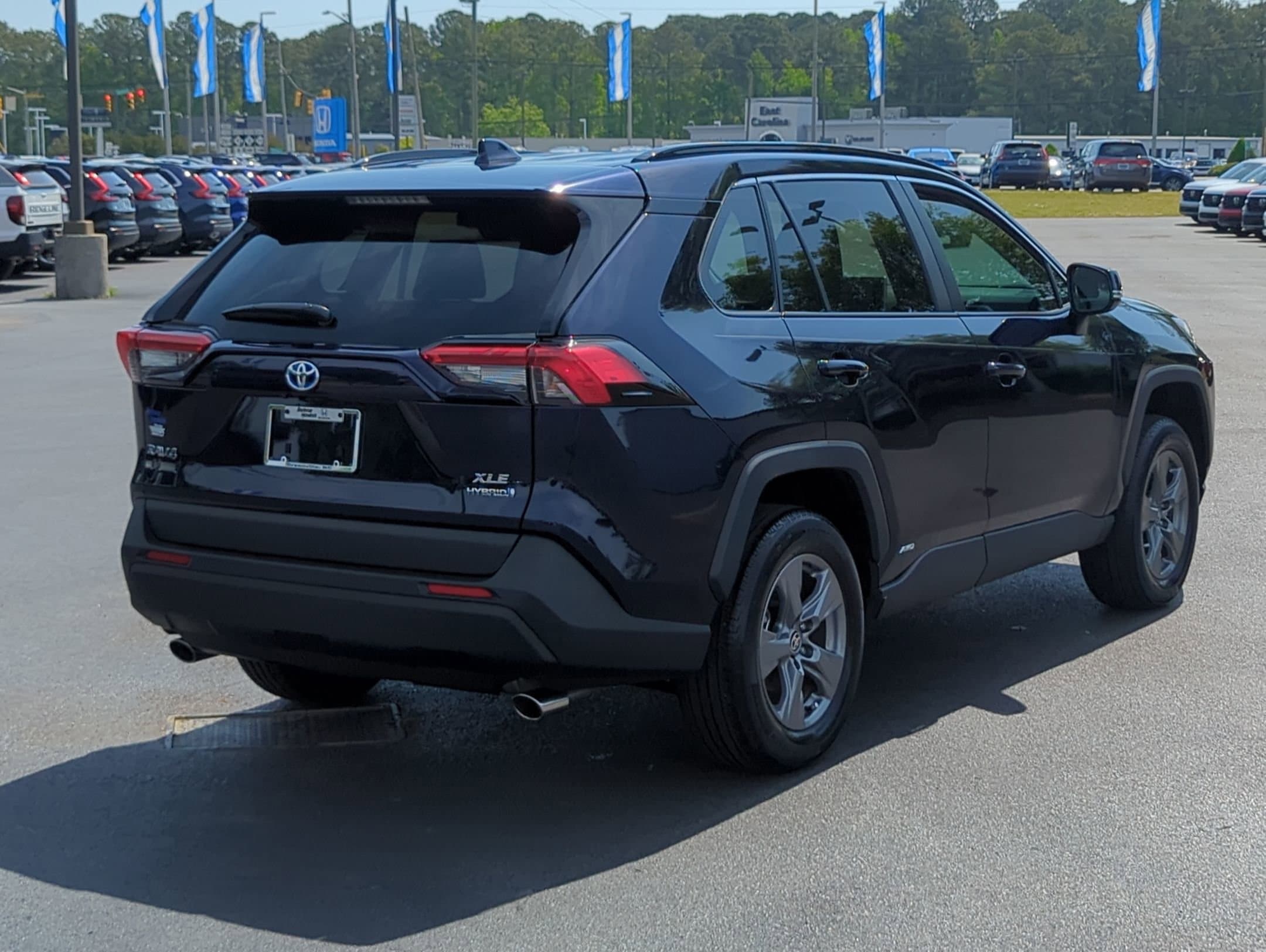 Vehicle photo 7