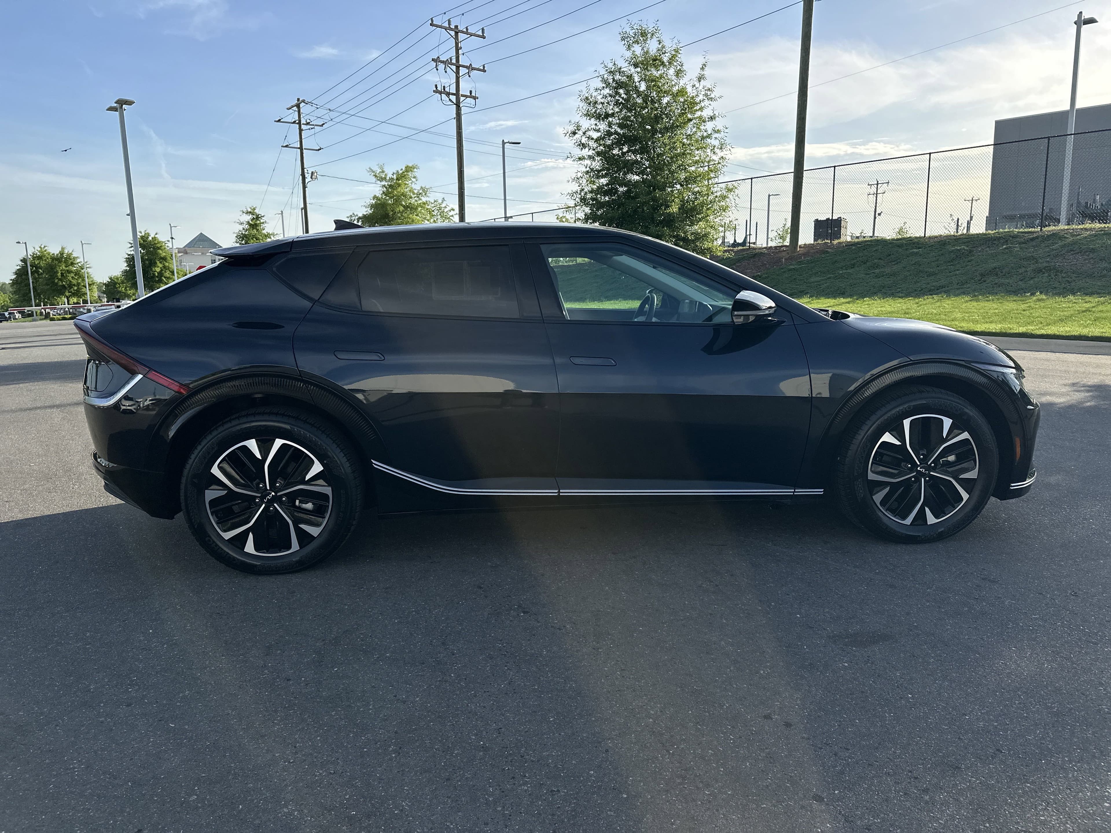Vehicle photo 8