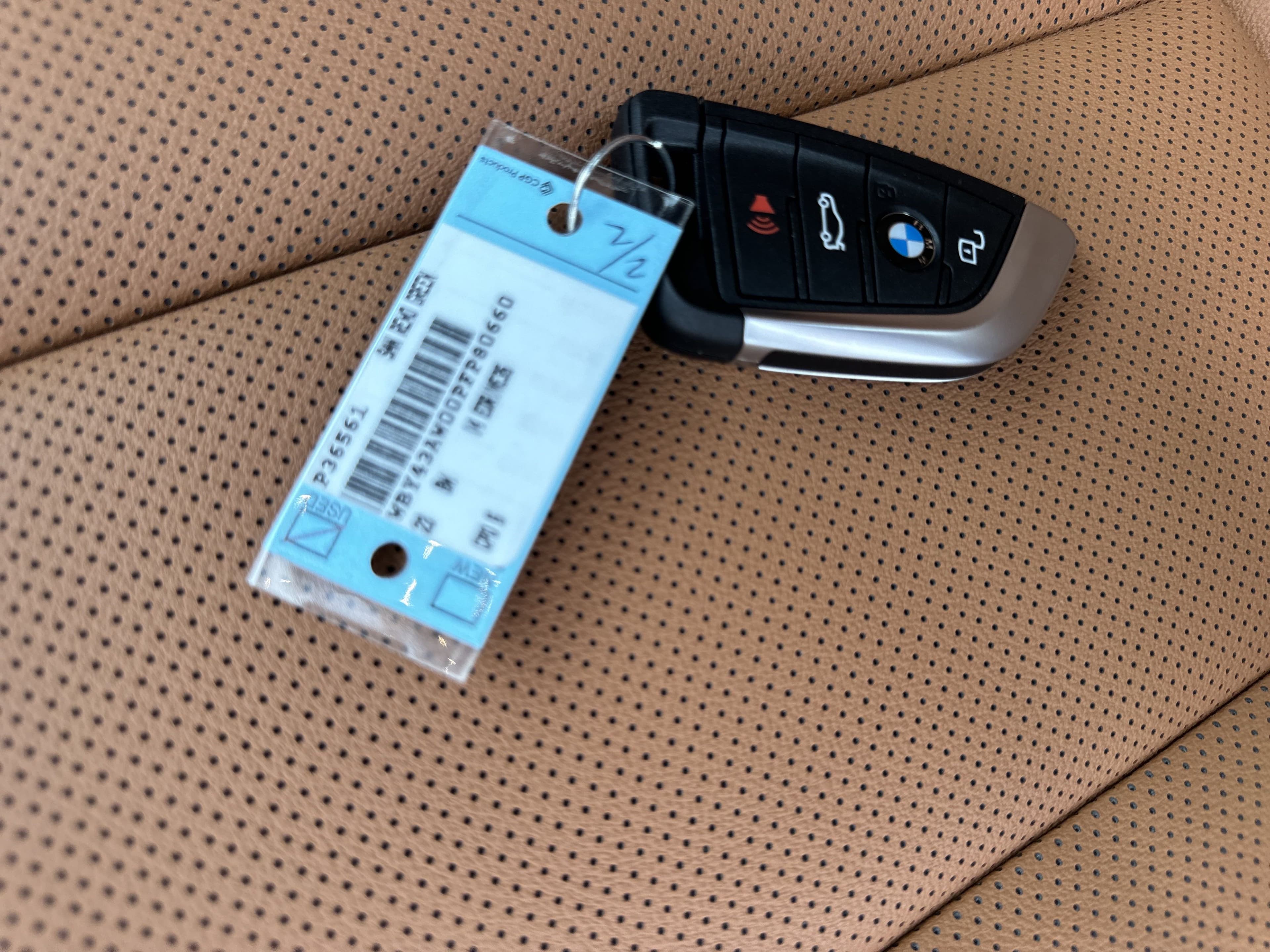 Vehicle photo 34