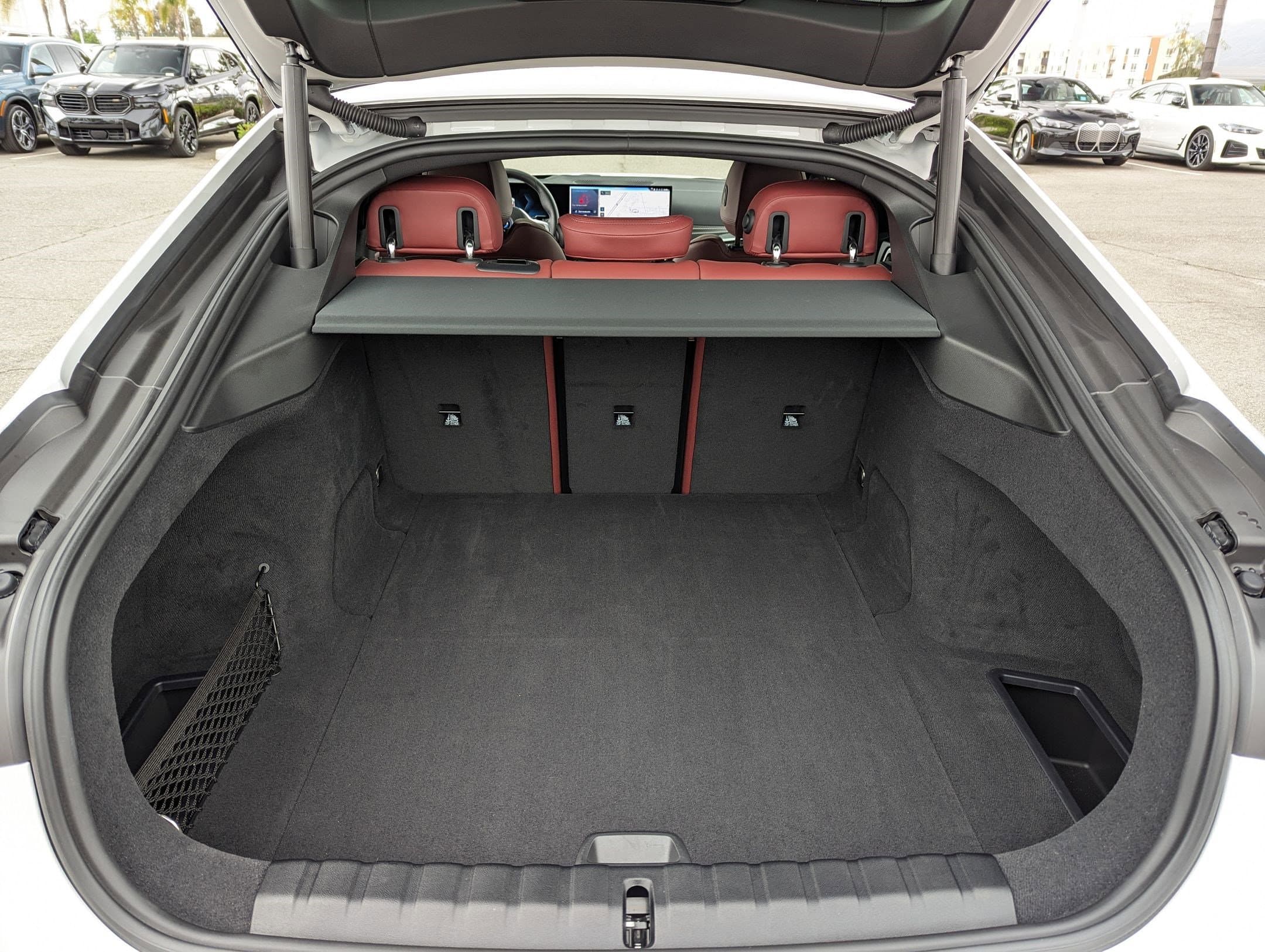 Vehicle photo 31