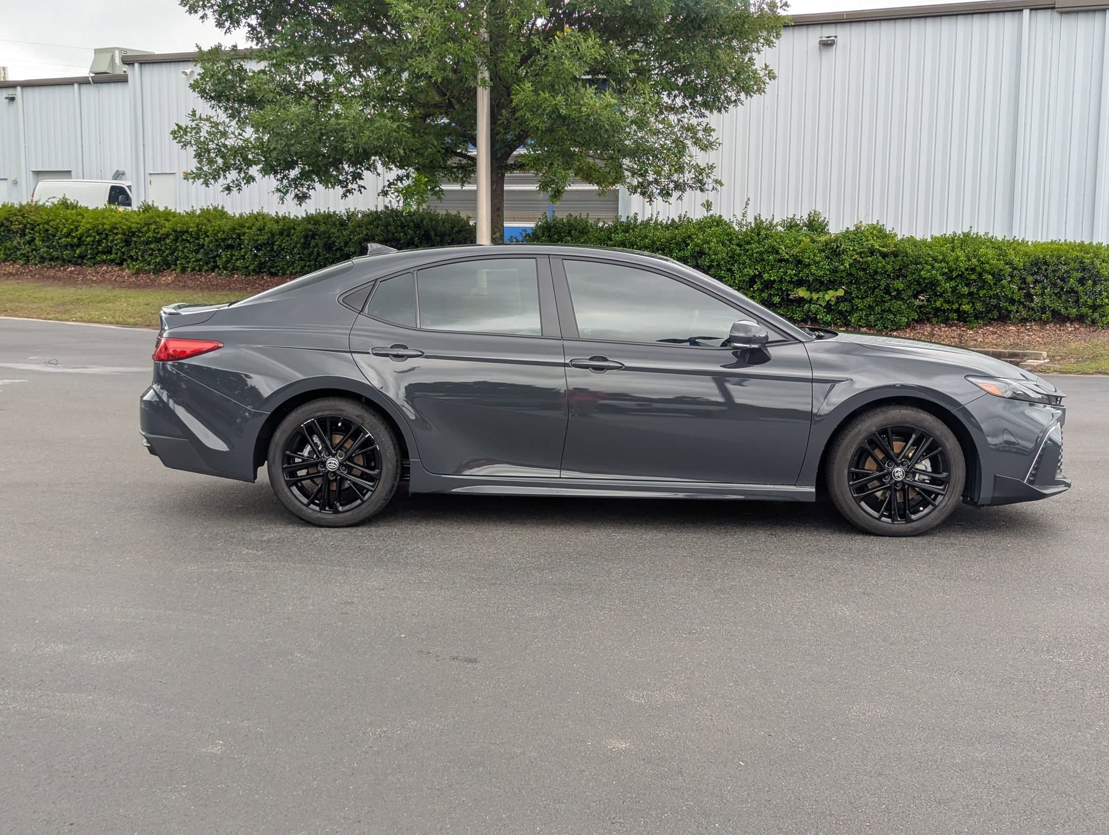 Vehicle photo 8