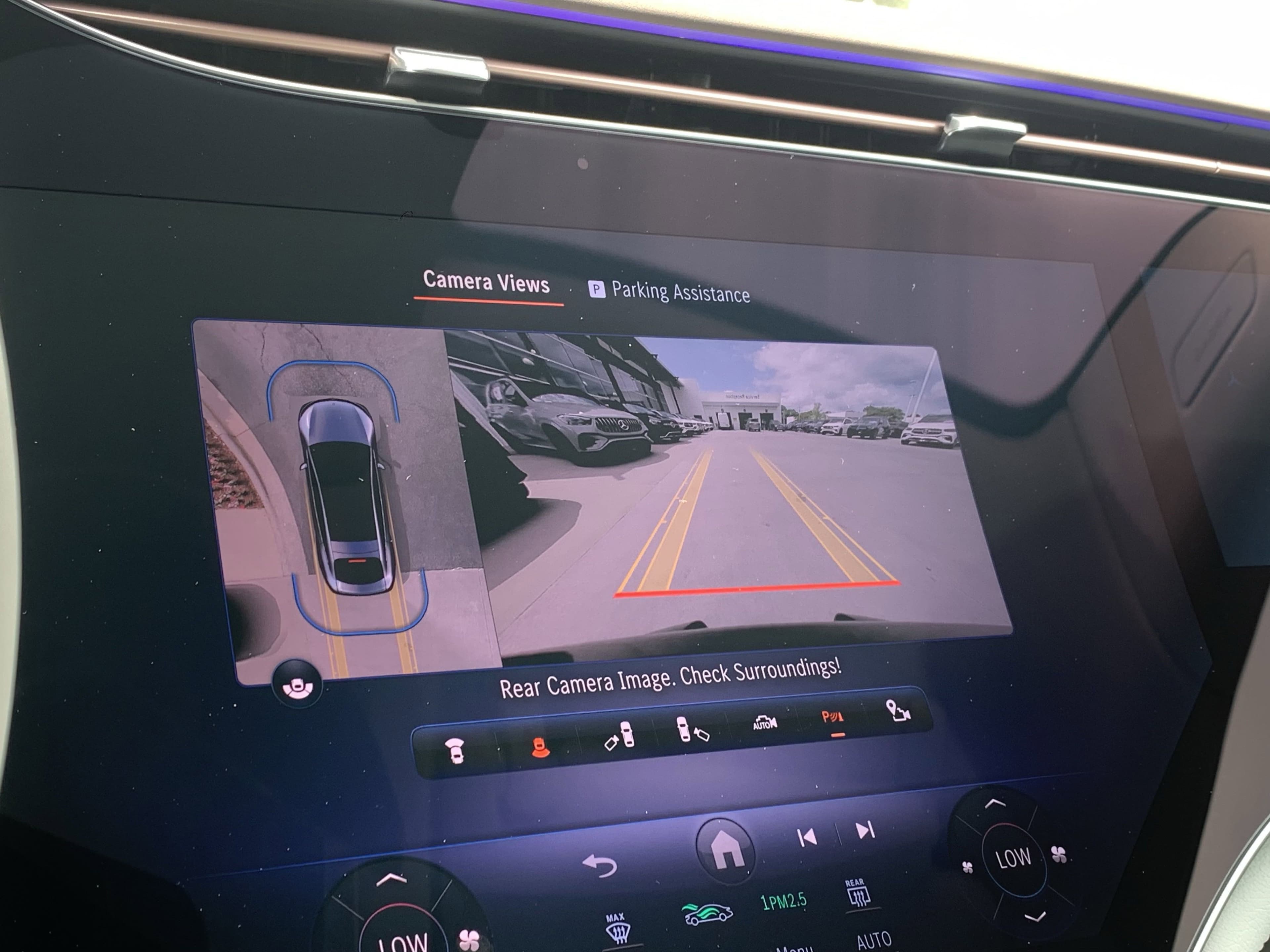 Vehicle photo 23