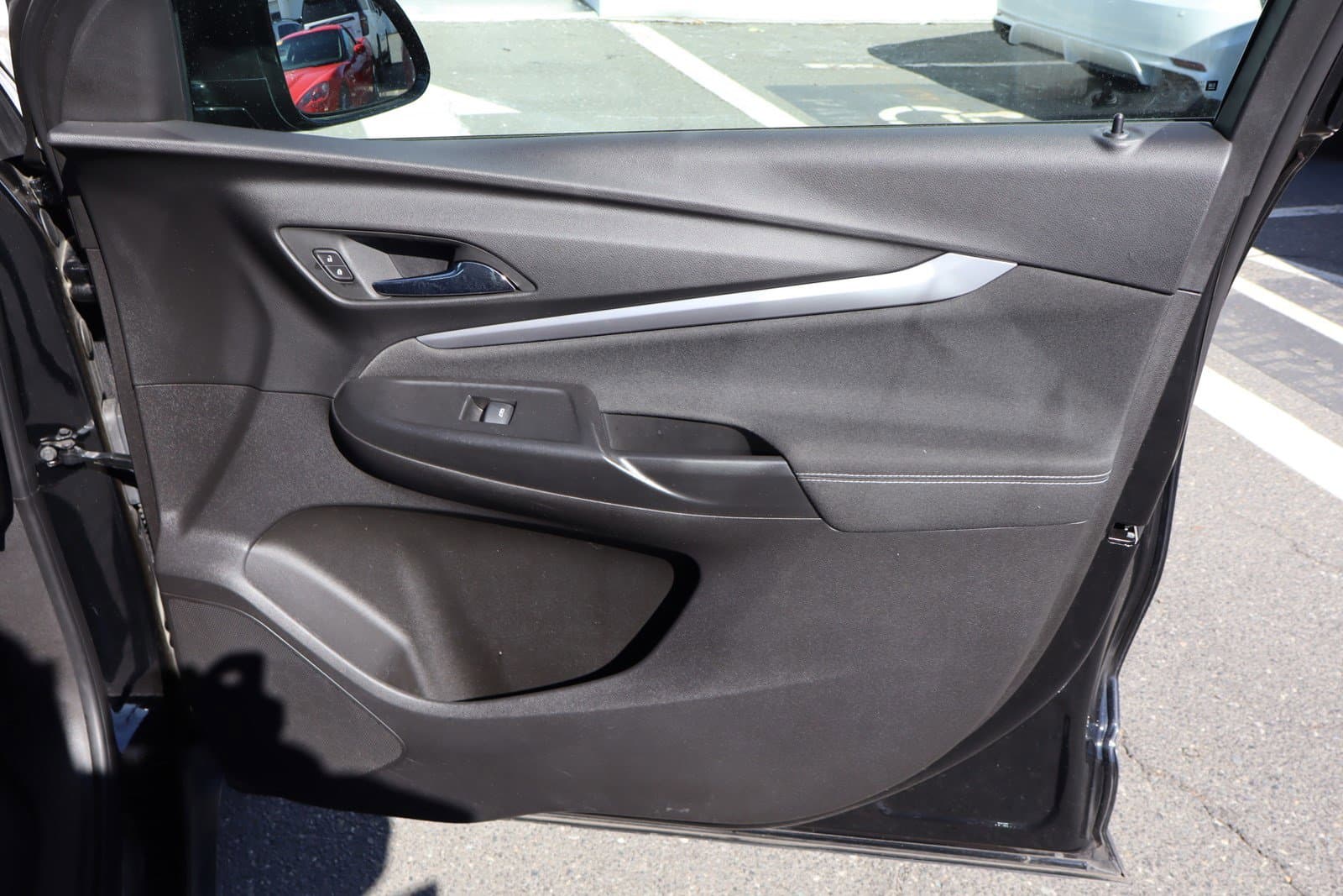 Vehicle photo 33