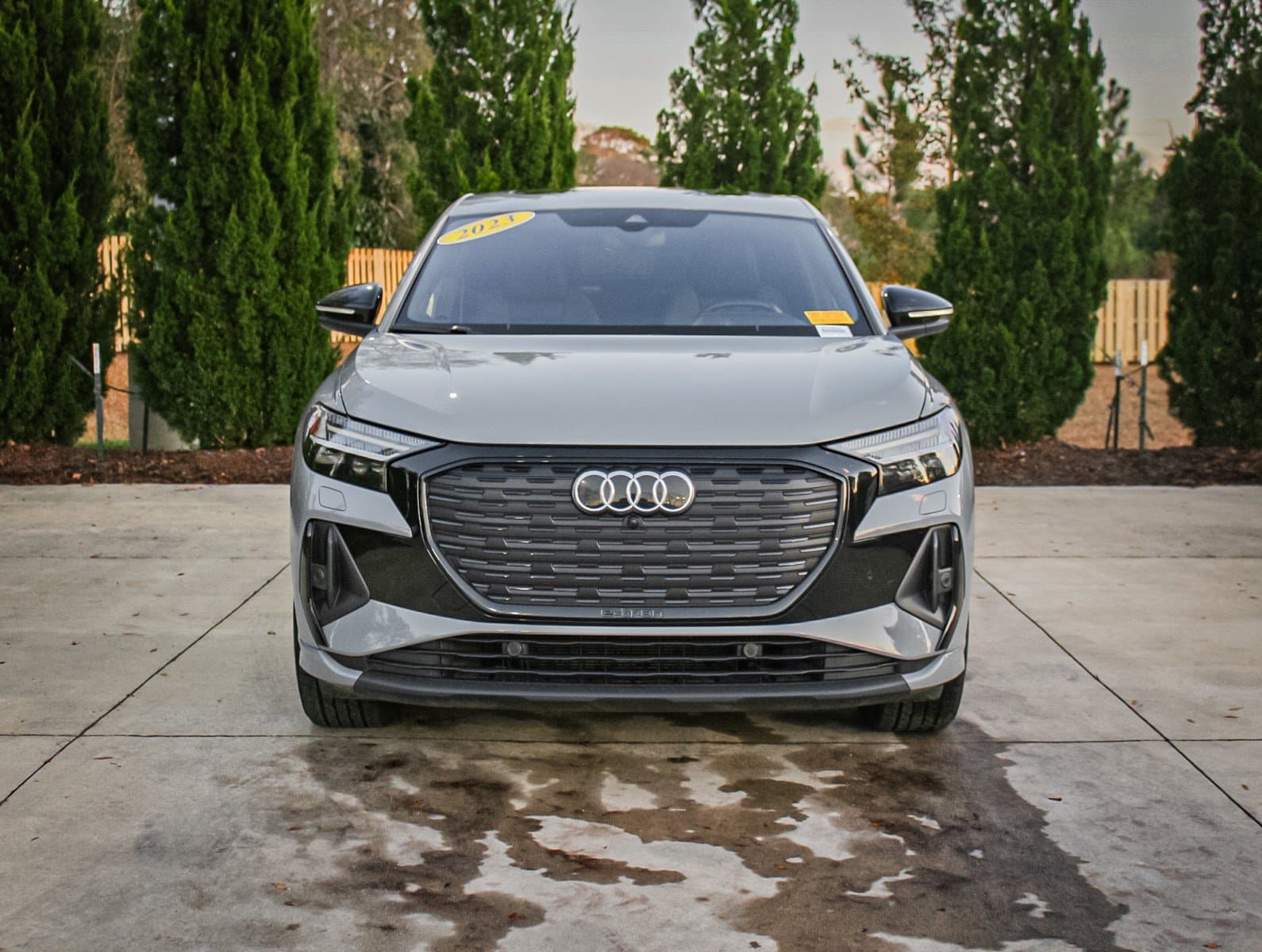 Vehicle photo 2