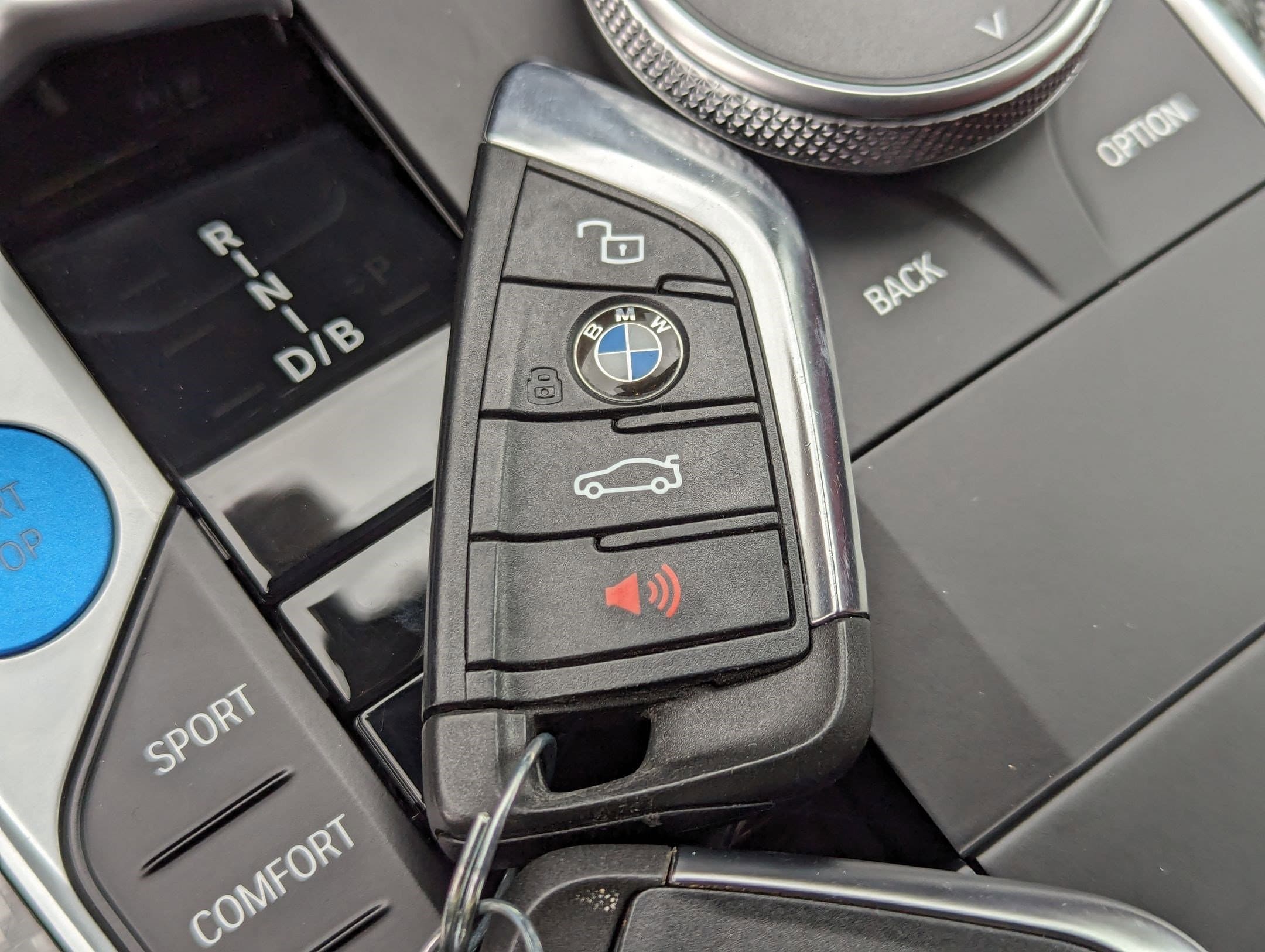 Vehicle photo 35