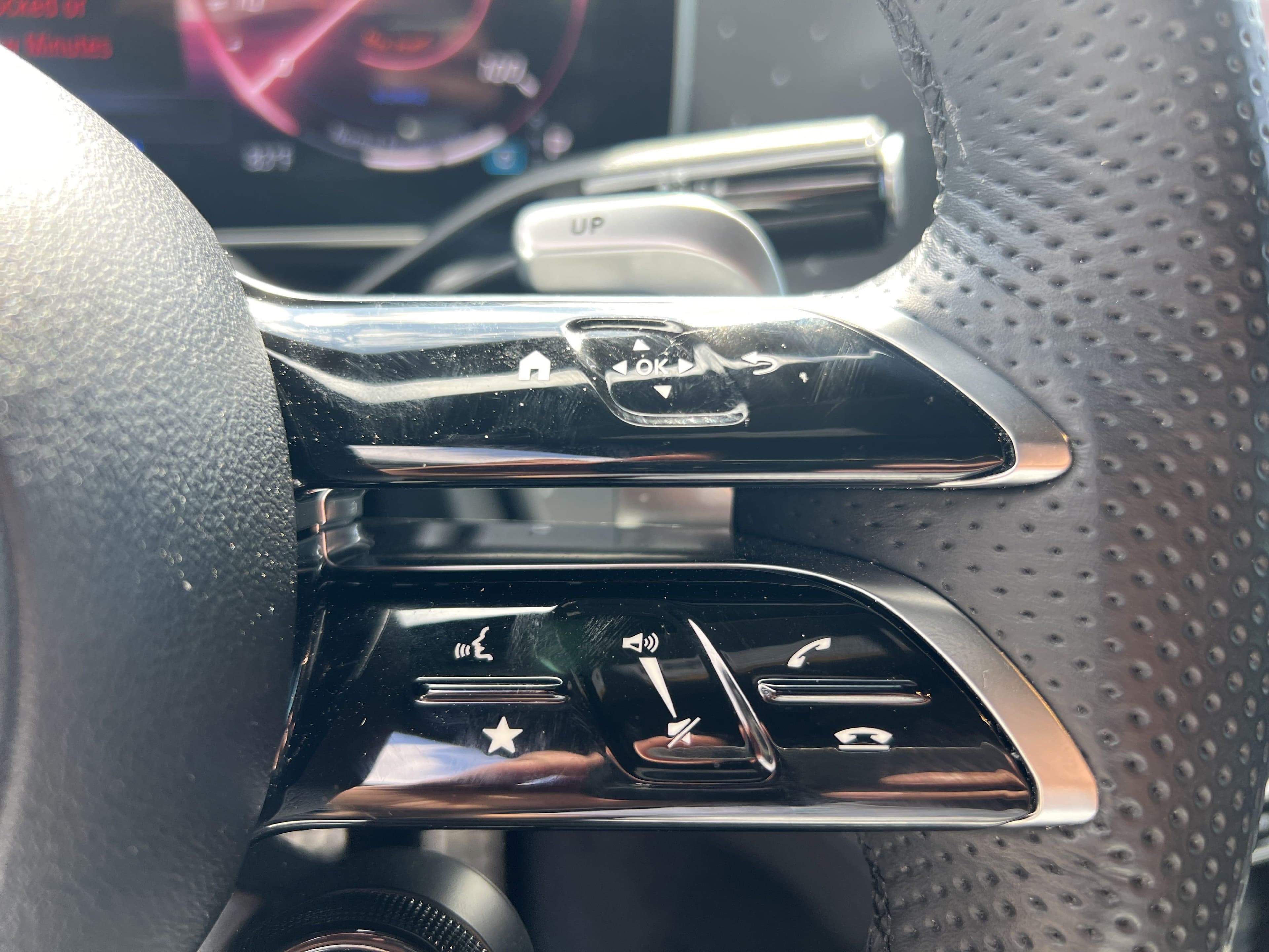 Vehicle photo 18