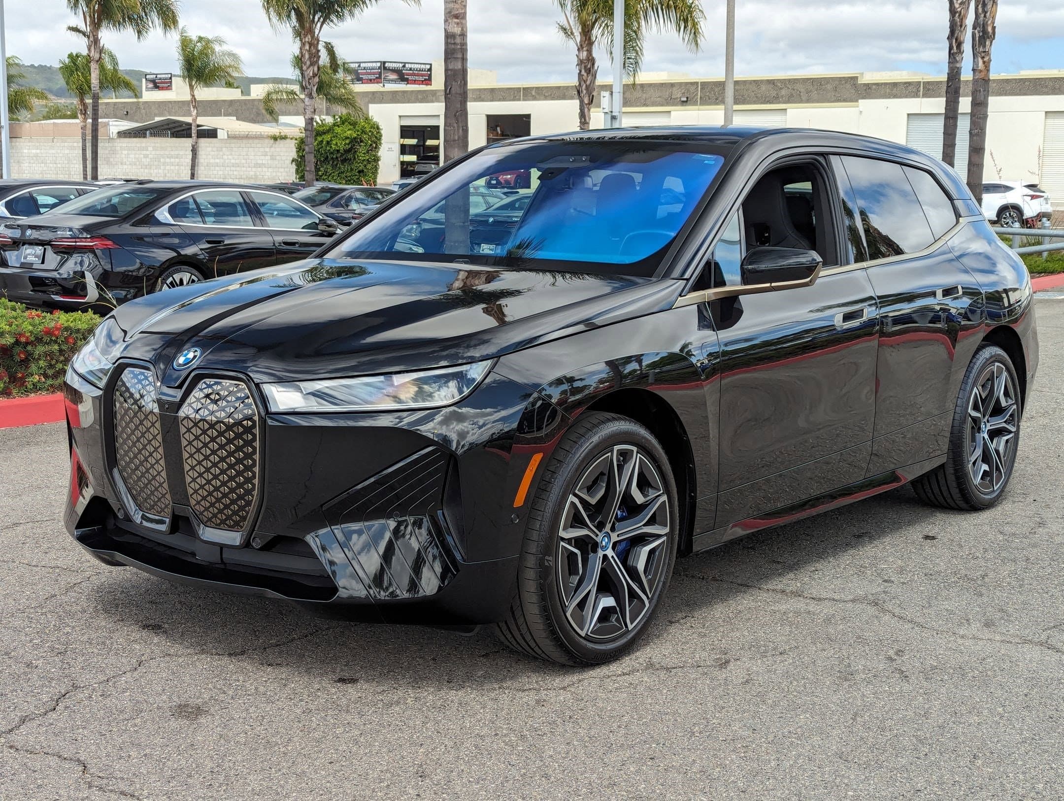 Vehicle photo 3
