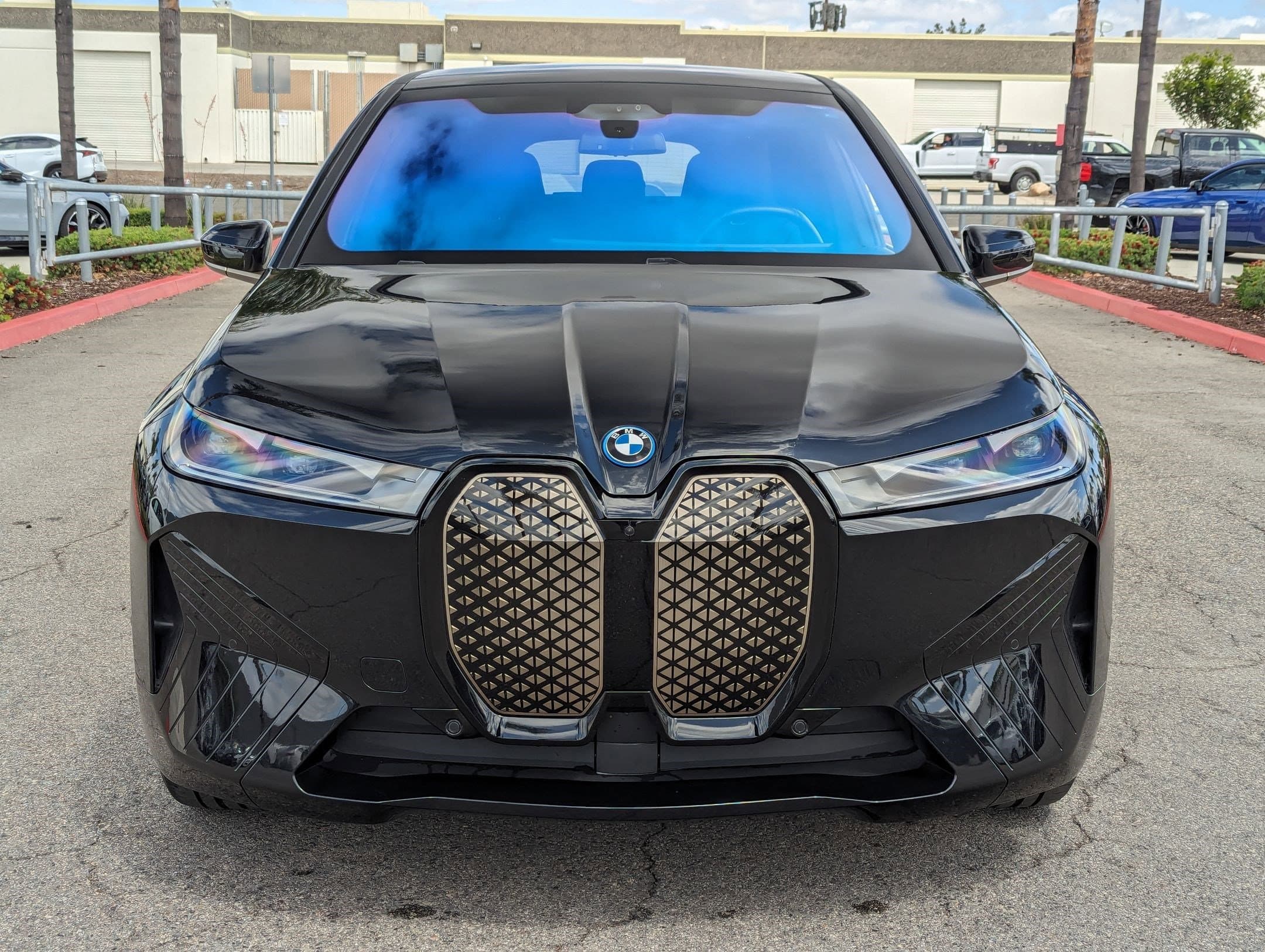 Vehicle photo 2