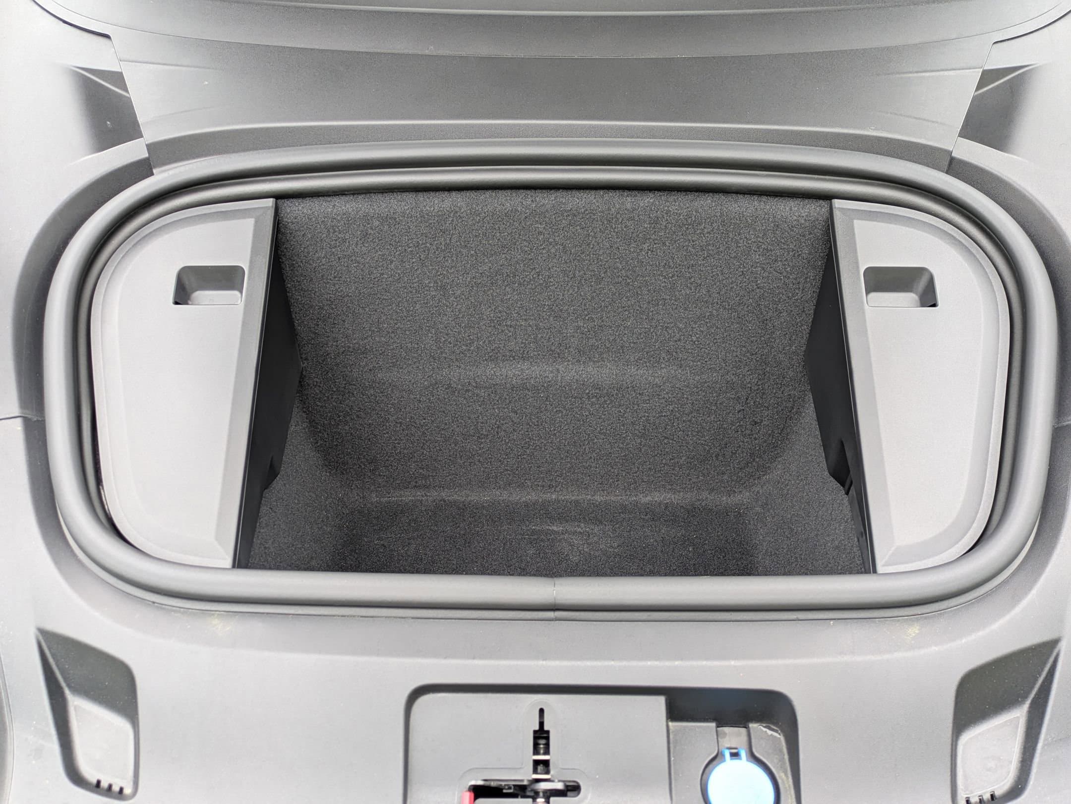 Vehicle photo 34