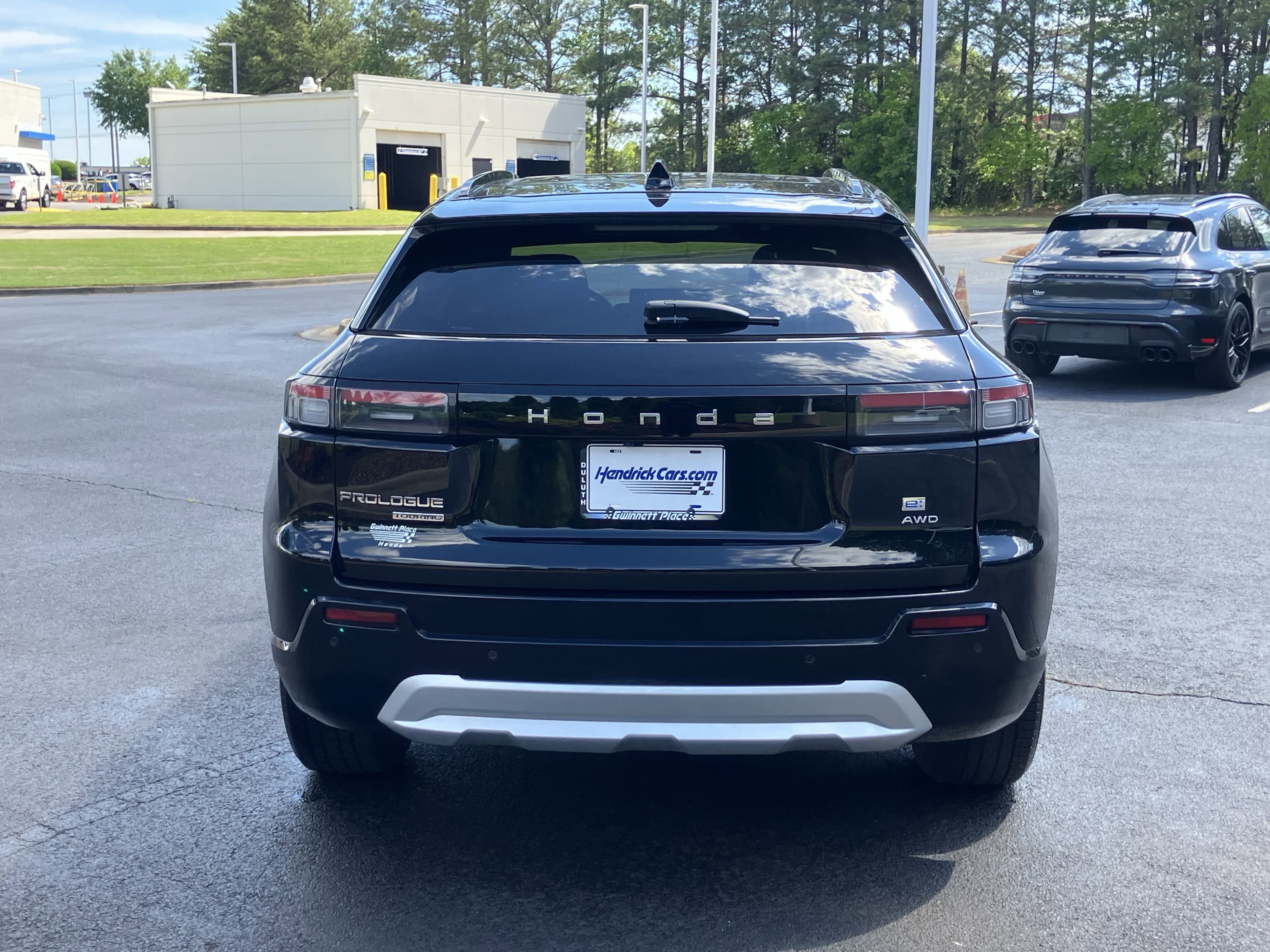 Vehicle photo 8