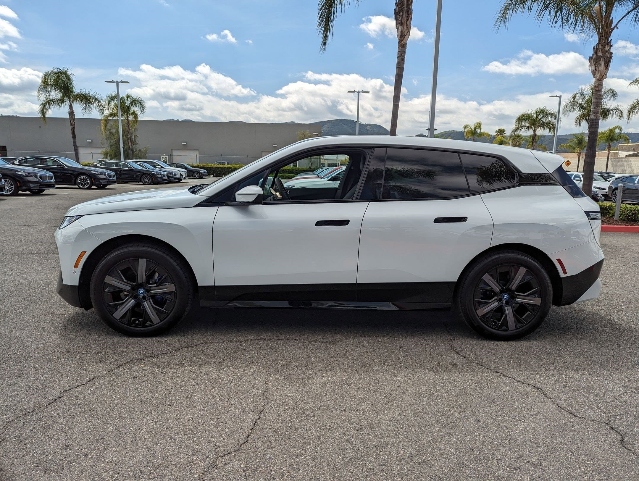 Vehicle photo 5