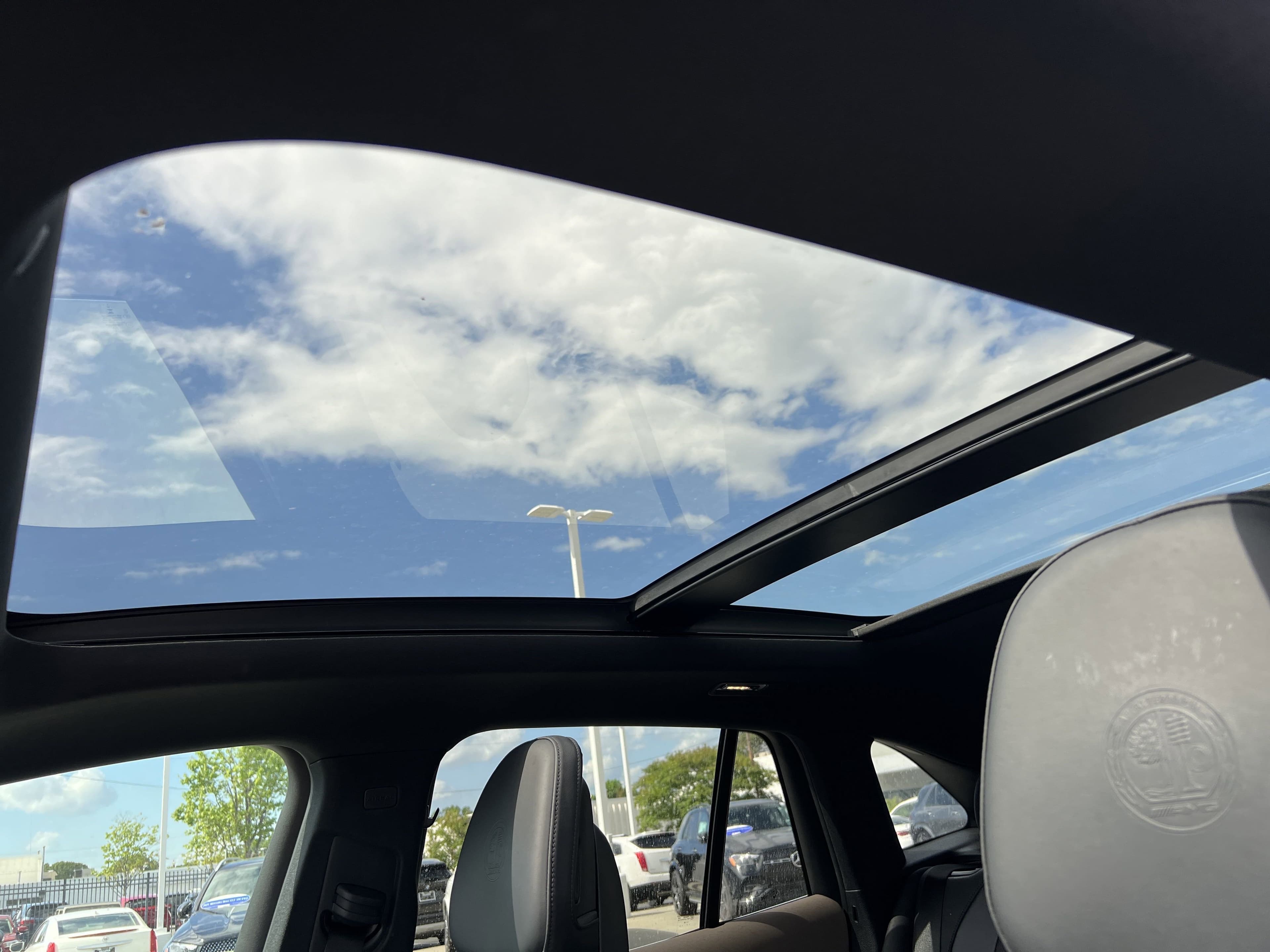 Vehicle photo 26