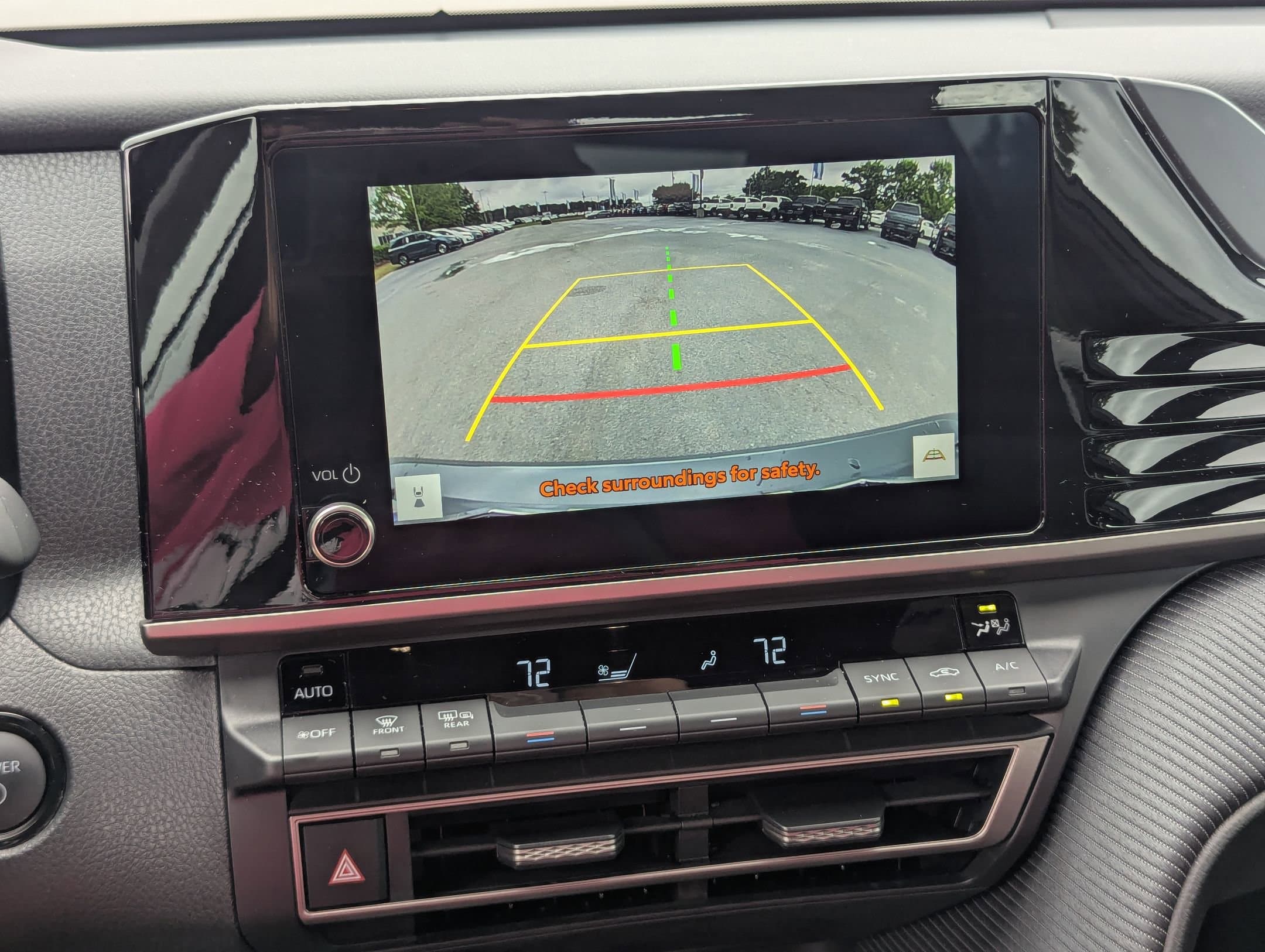 Vehicle photo 24