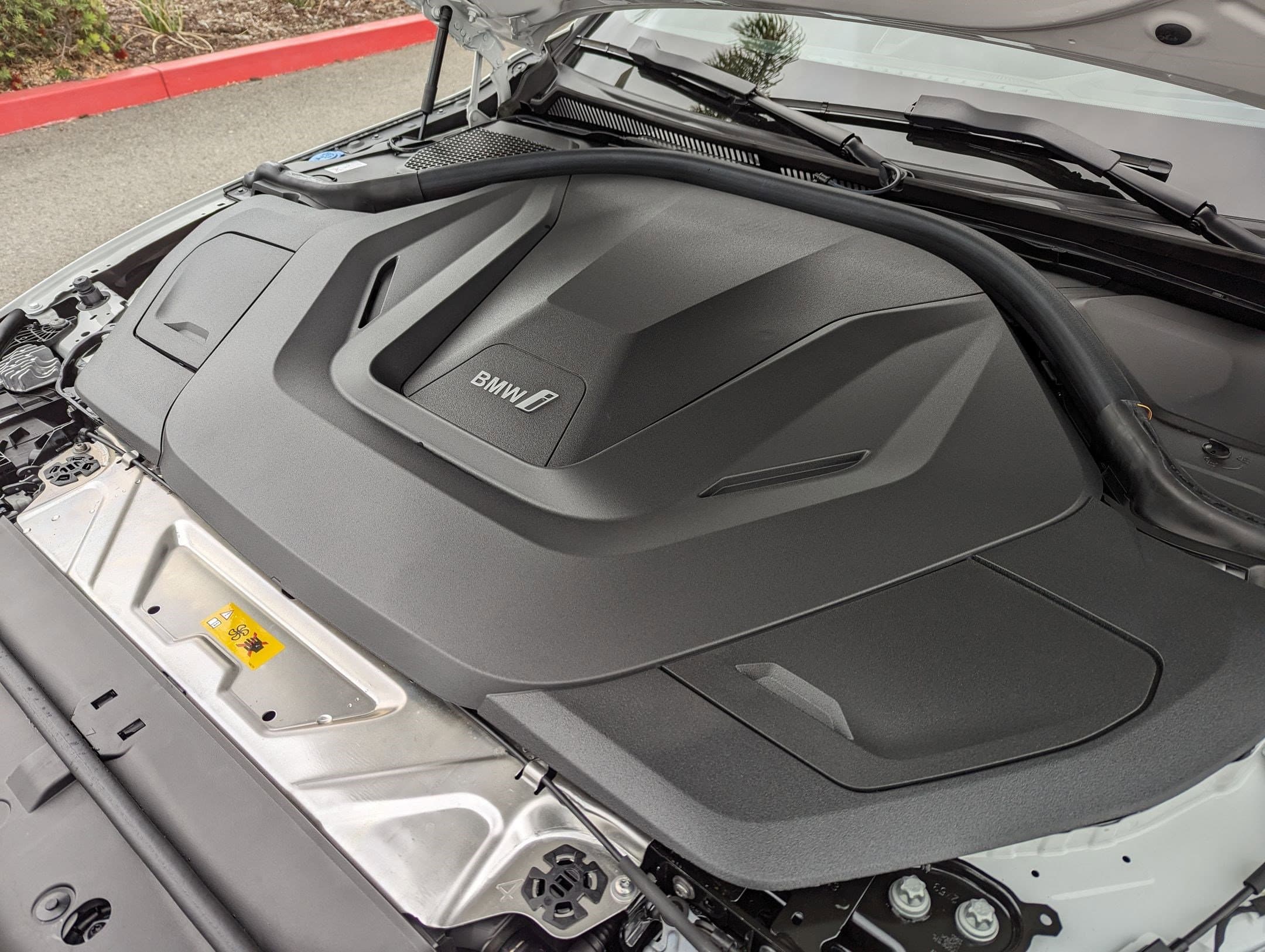 Vehicle photo 33