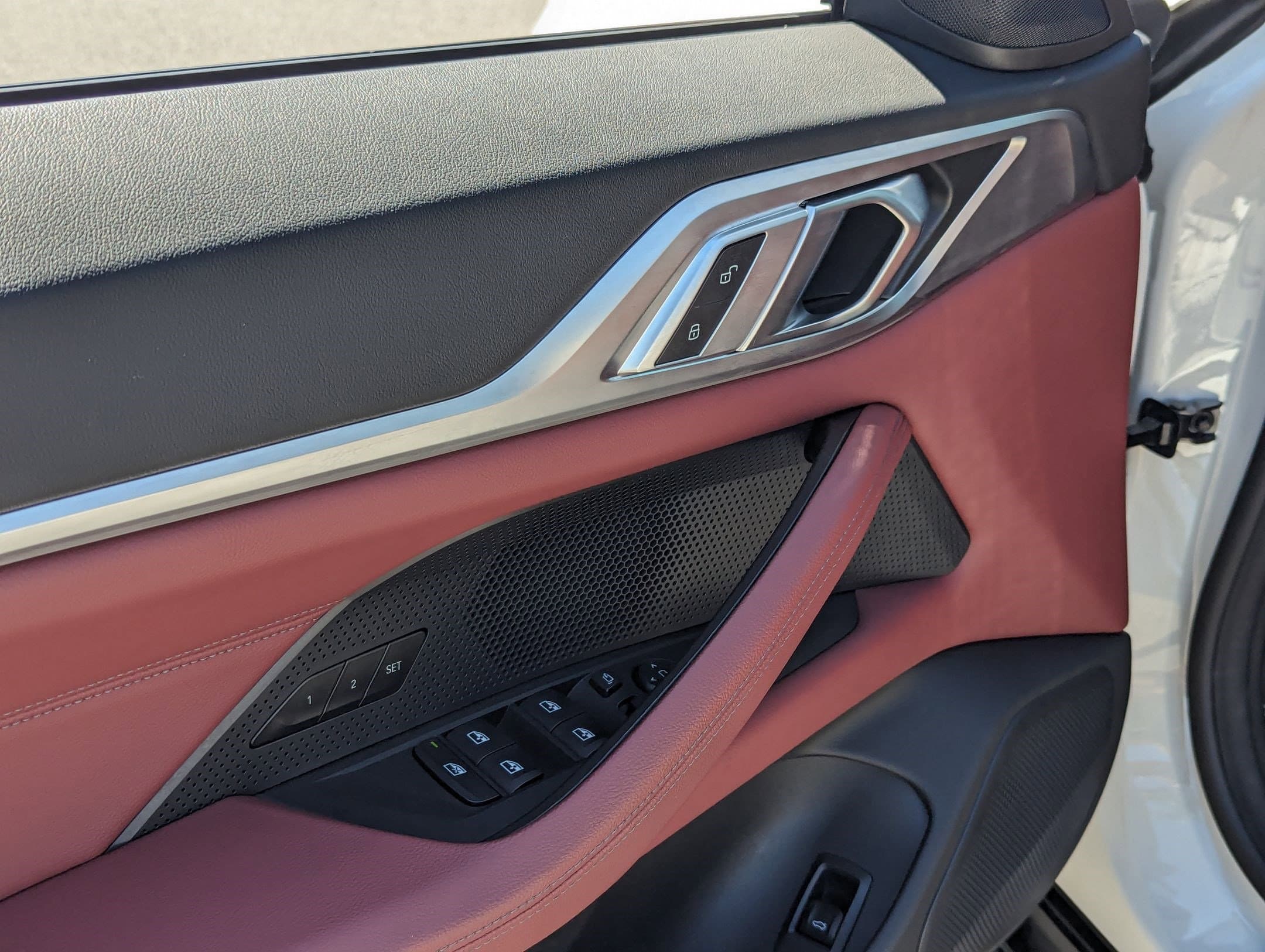 Vehicle photo 13