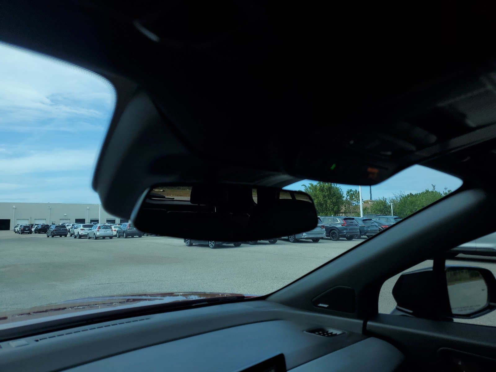 Vehicle photo 25