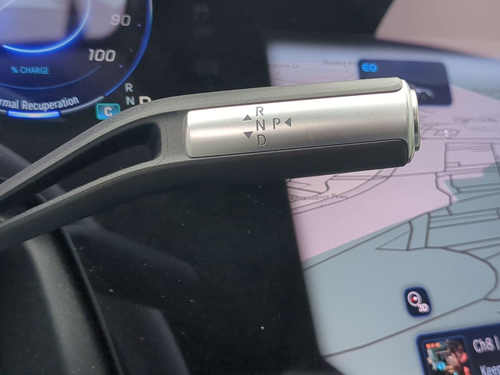 Vehicle photo 24