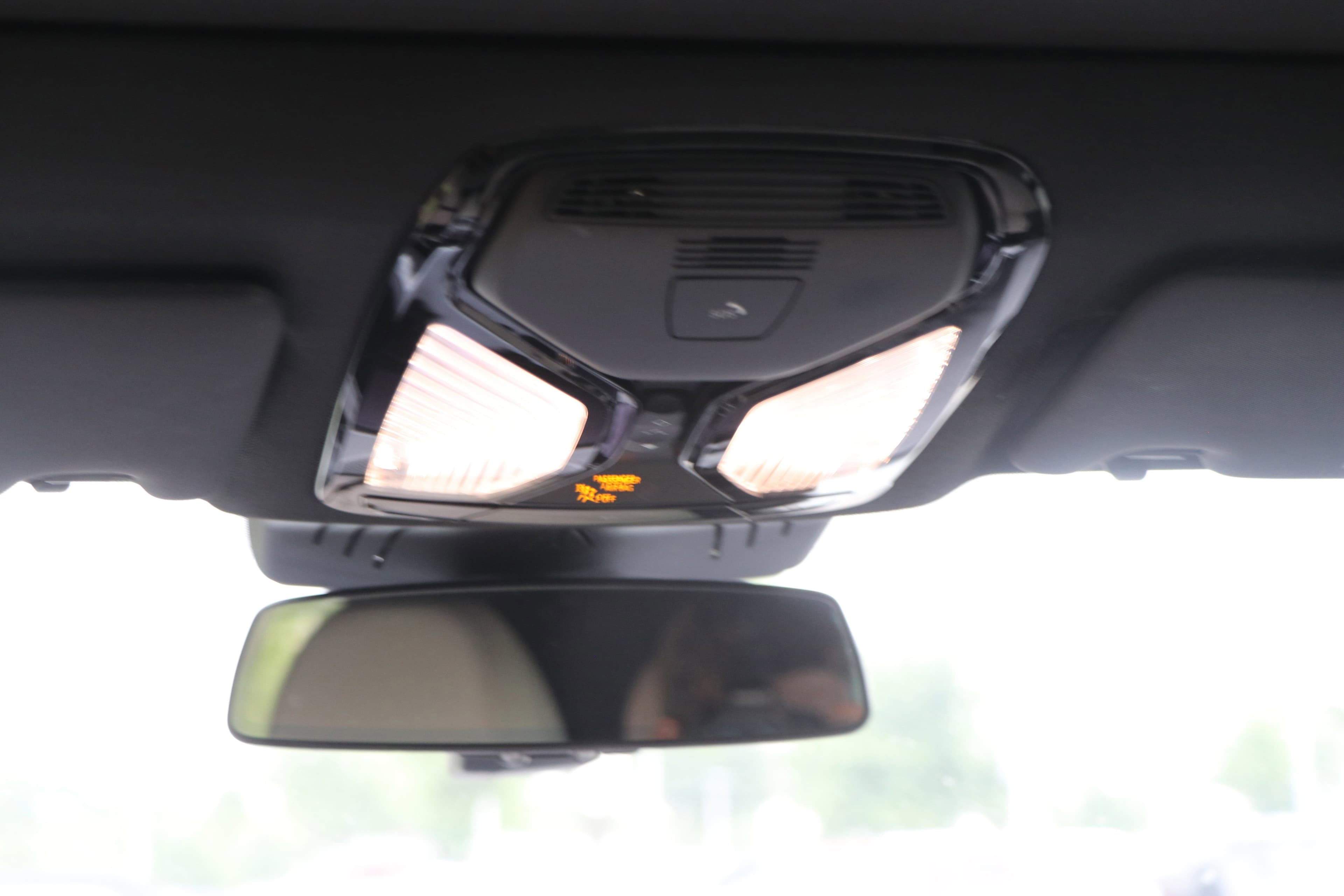 Vehicle photo 29