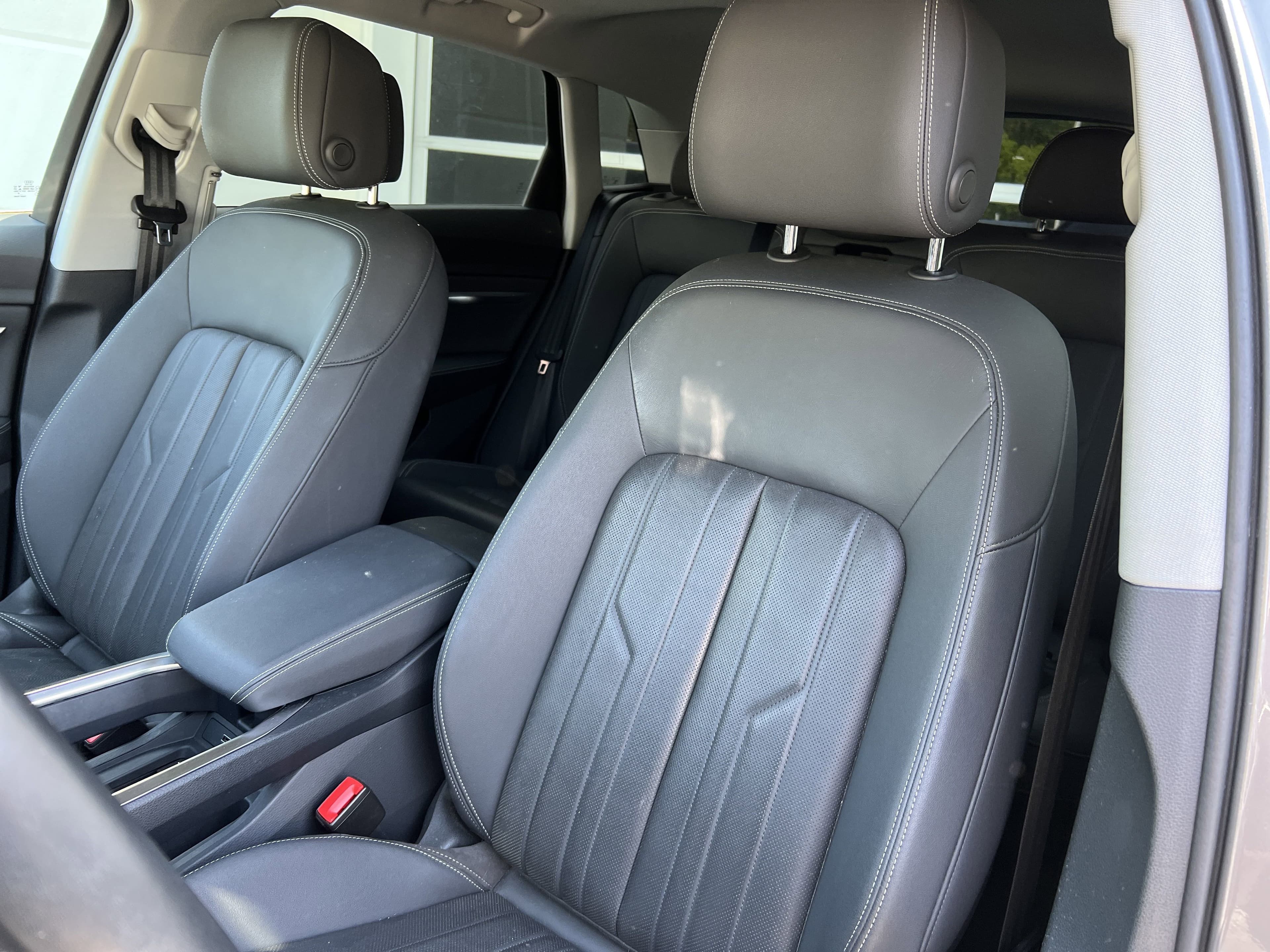 Vehicle photo 14