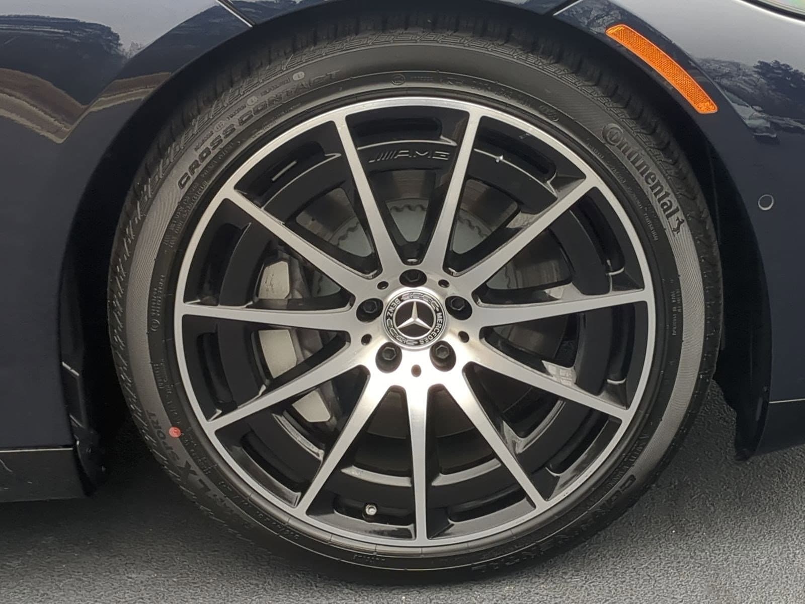 Vehicle photo 10