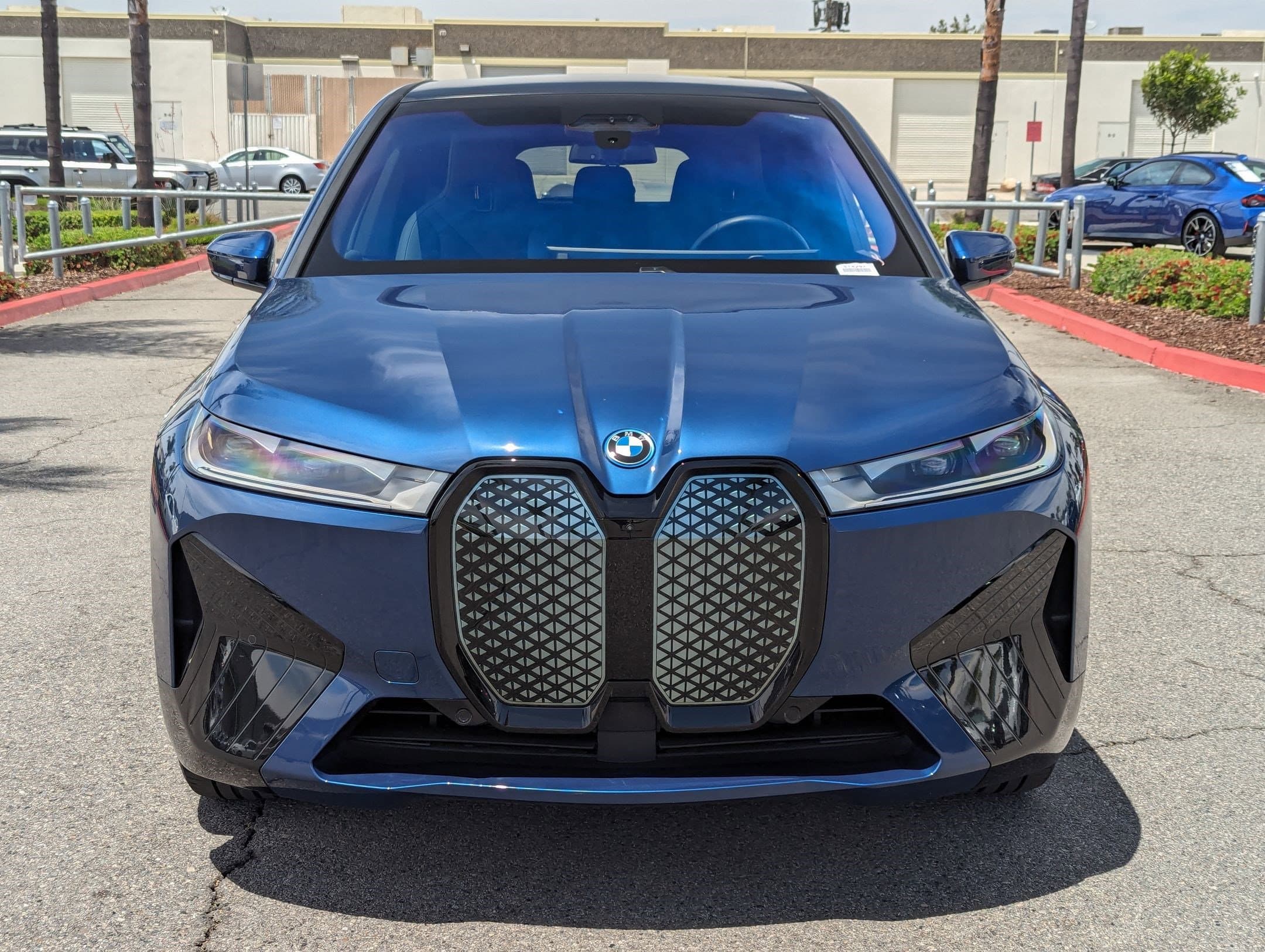 Vehicle photo 2