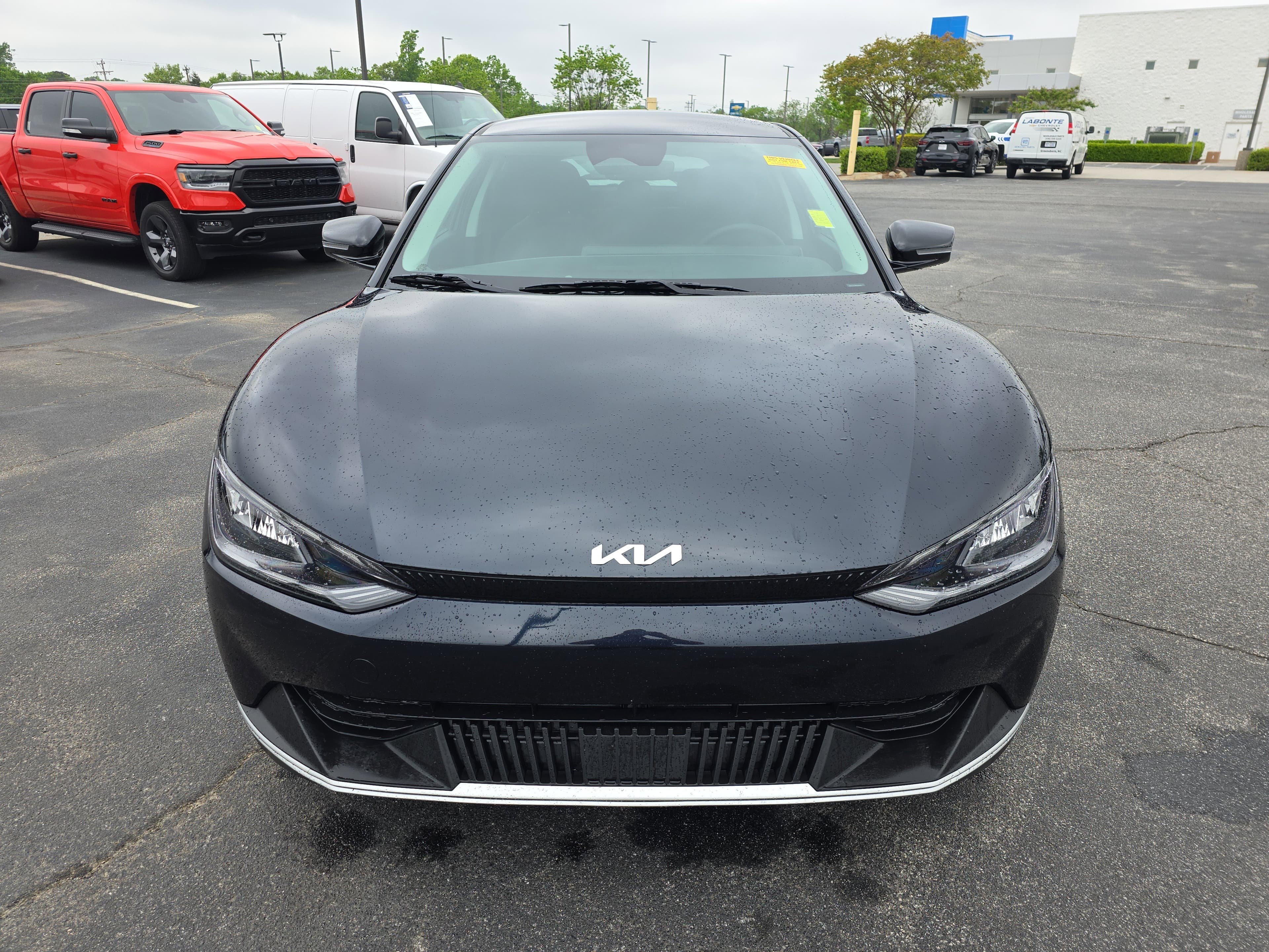 Vehicle photo 2