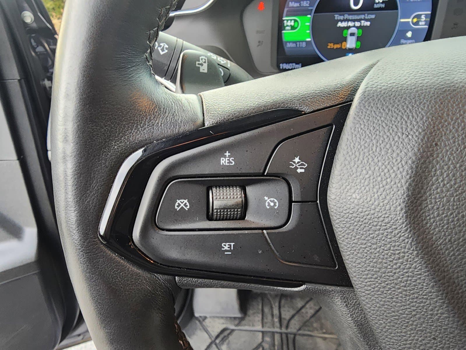 Vehicle photo 27