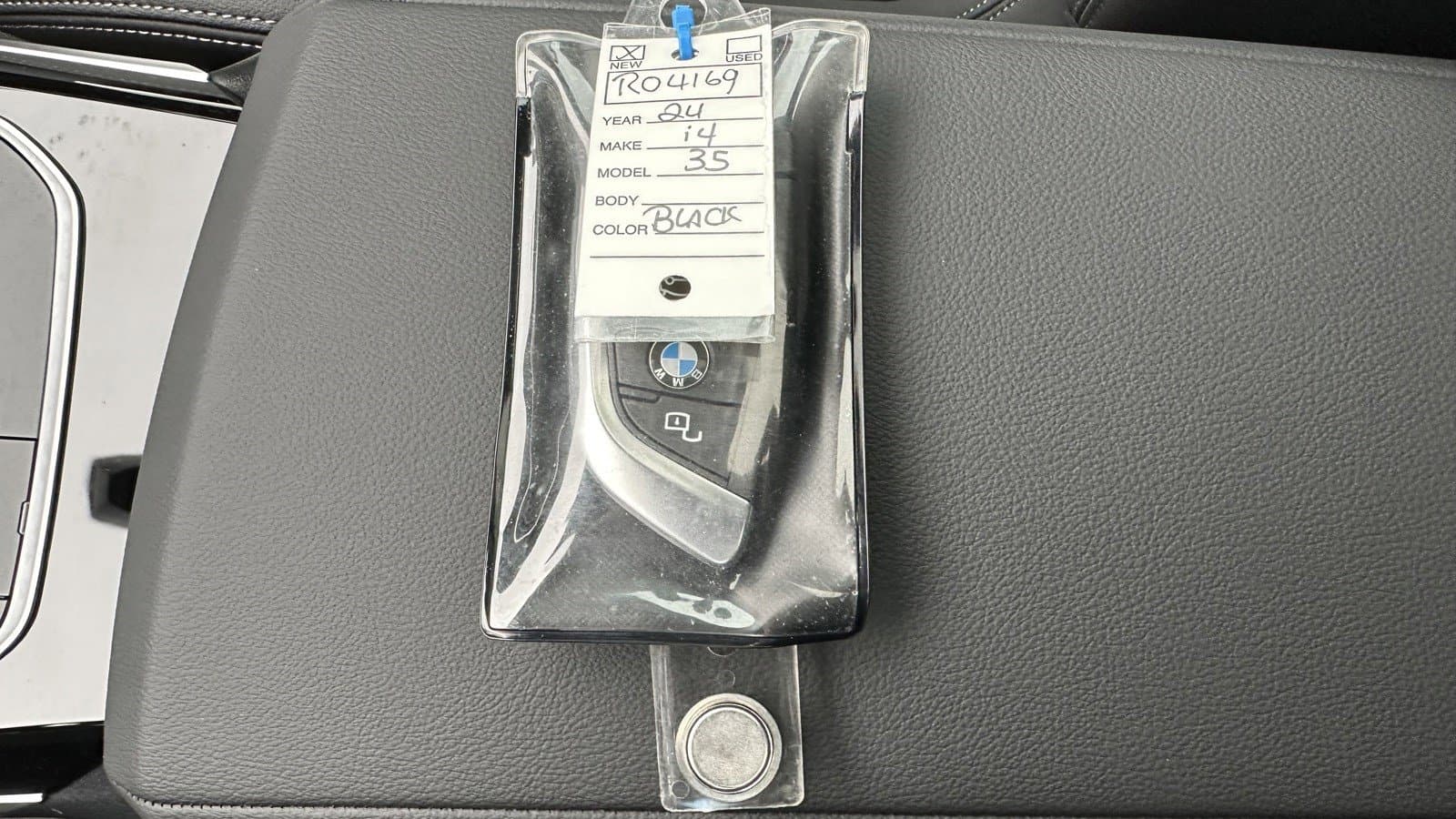 Vehicle photo 32