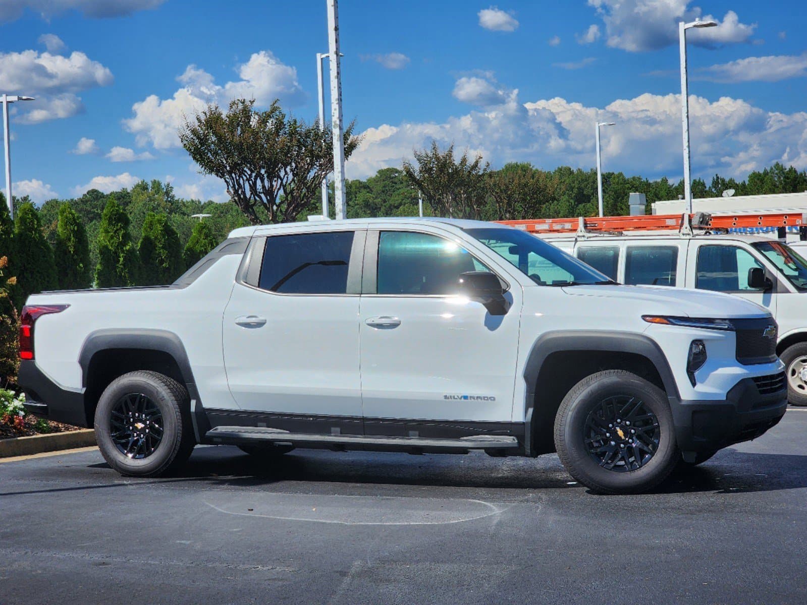 Vehicle photo 2