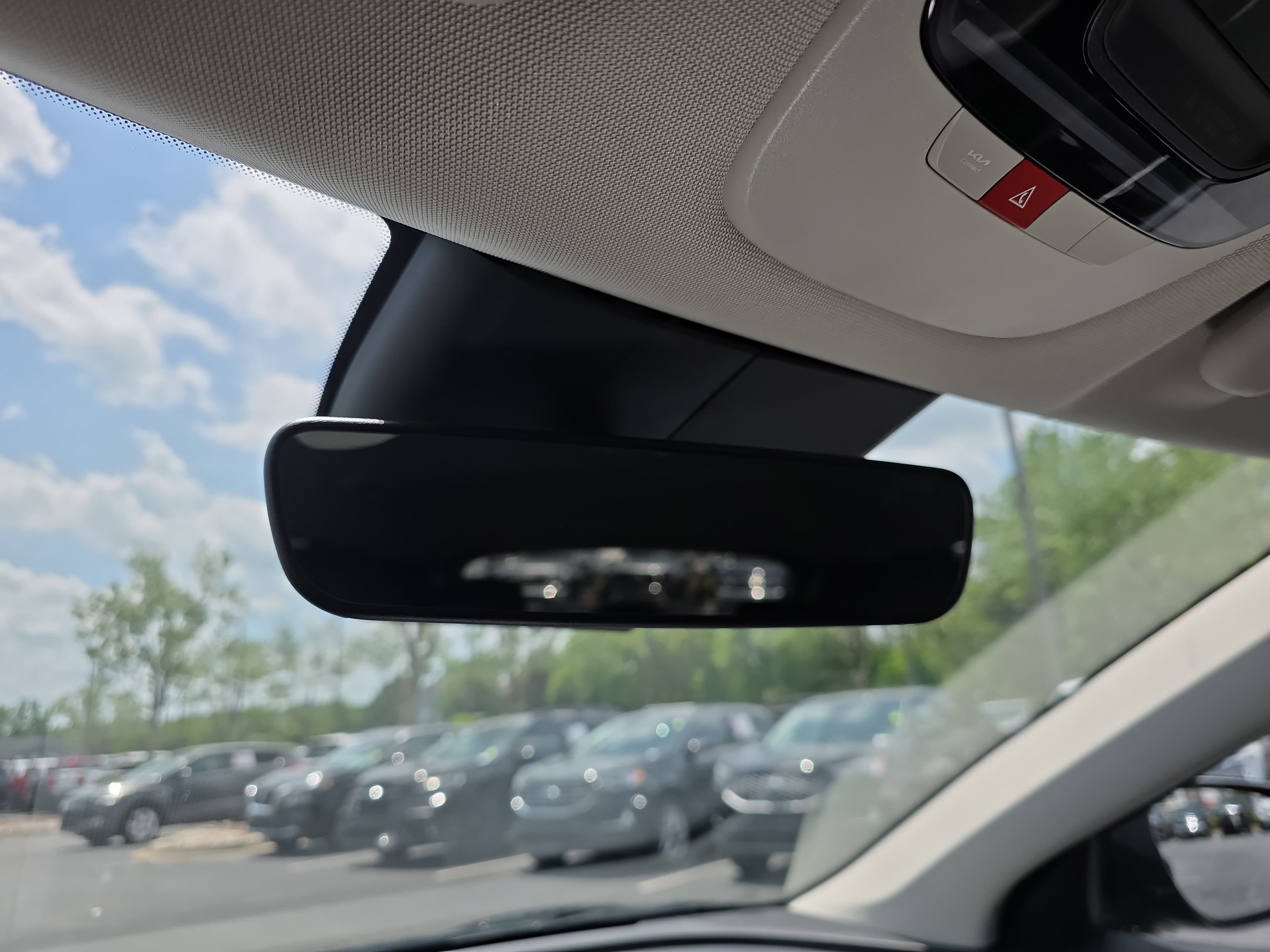 Vehicle photo 25