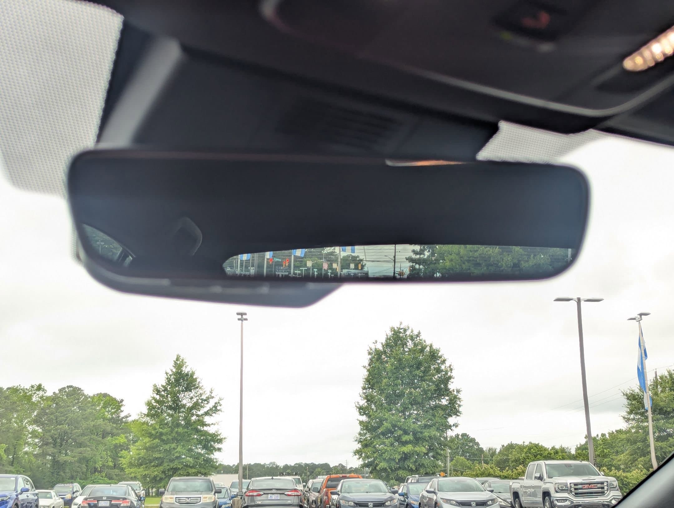 Vehicle photo 26
