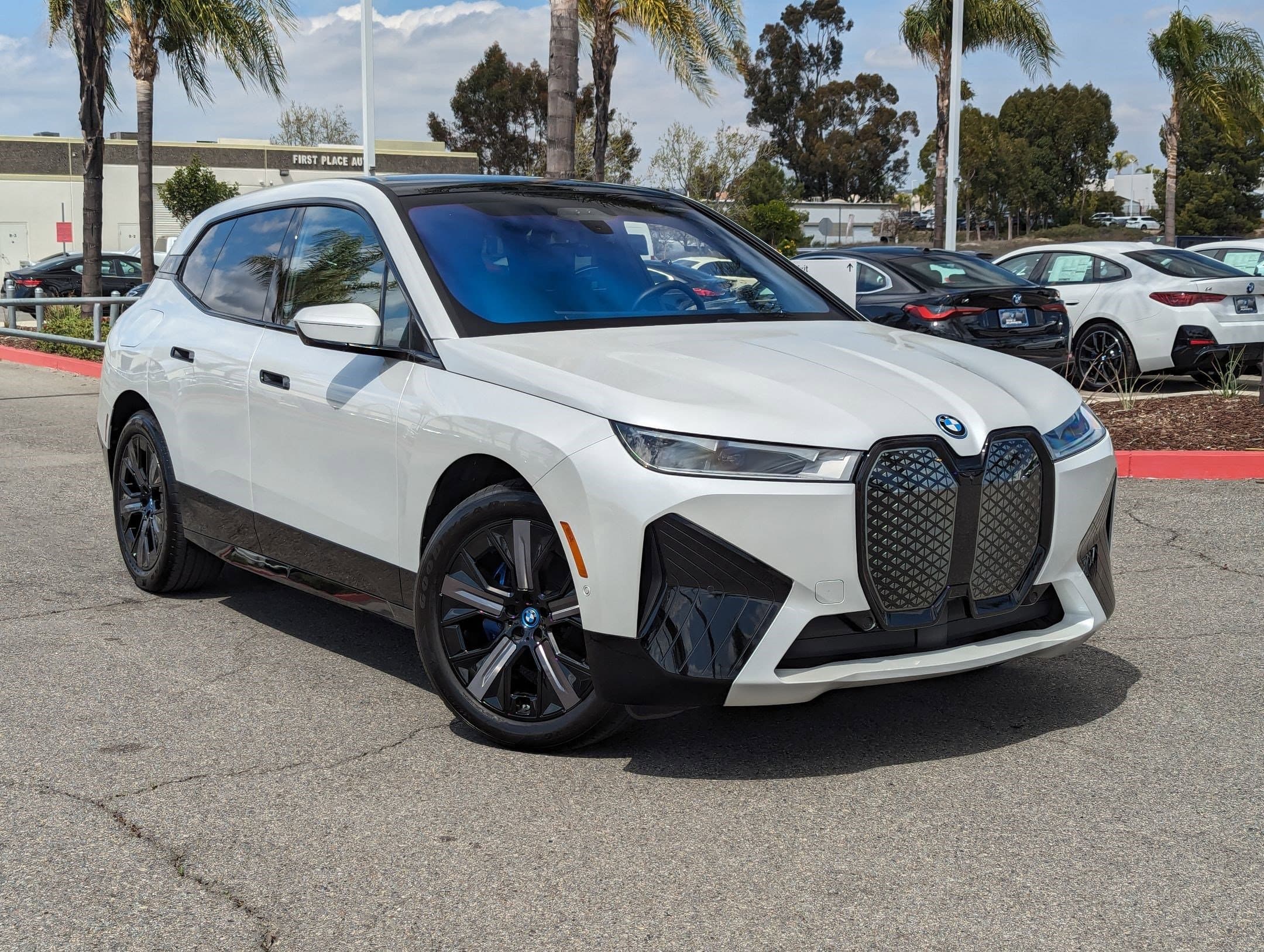 Vehicle photo 1