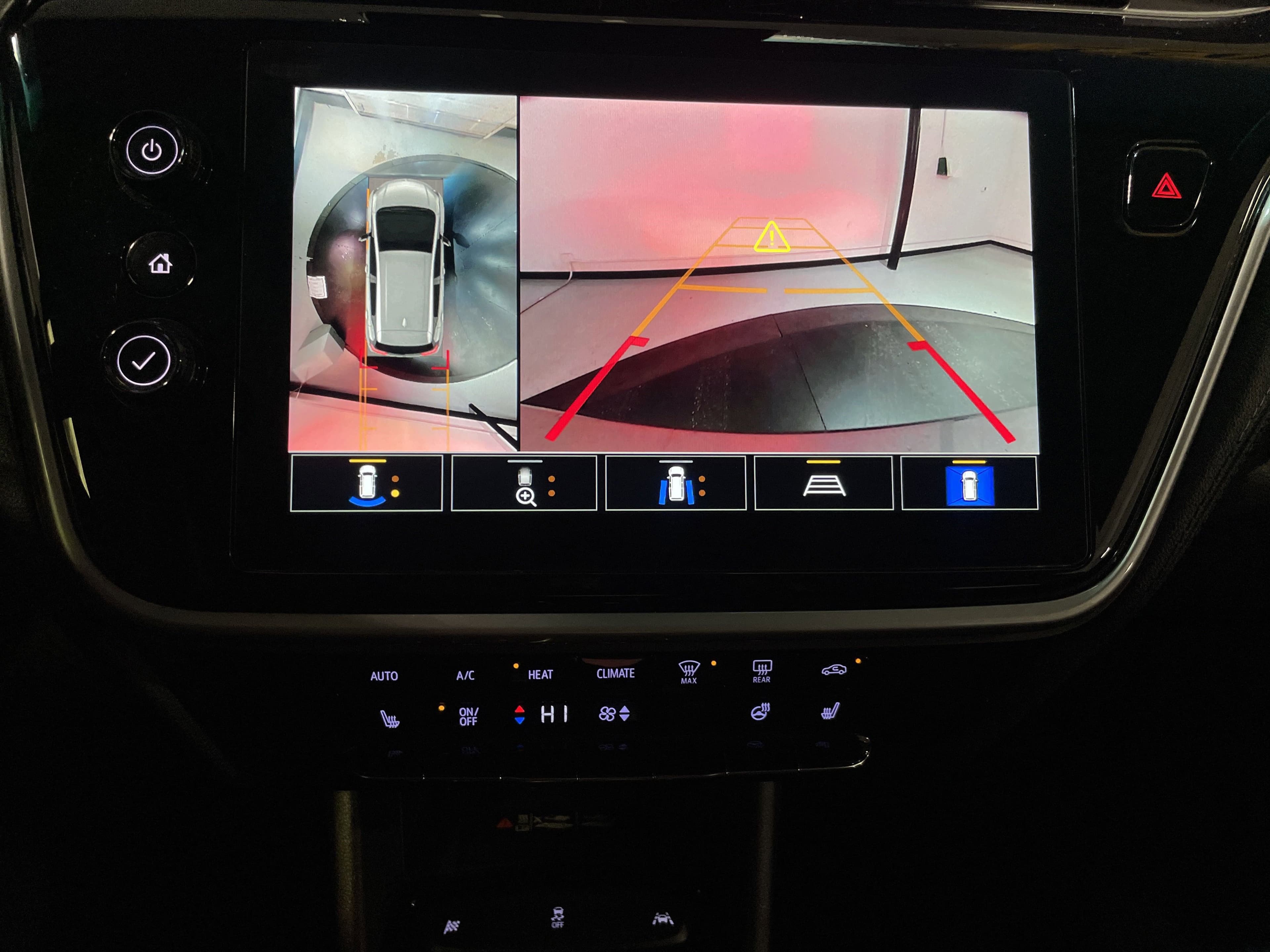 Vehicle photo 23
