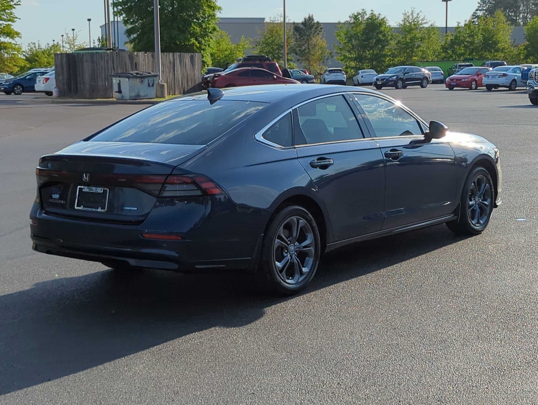 Vehicle photo 7