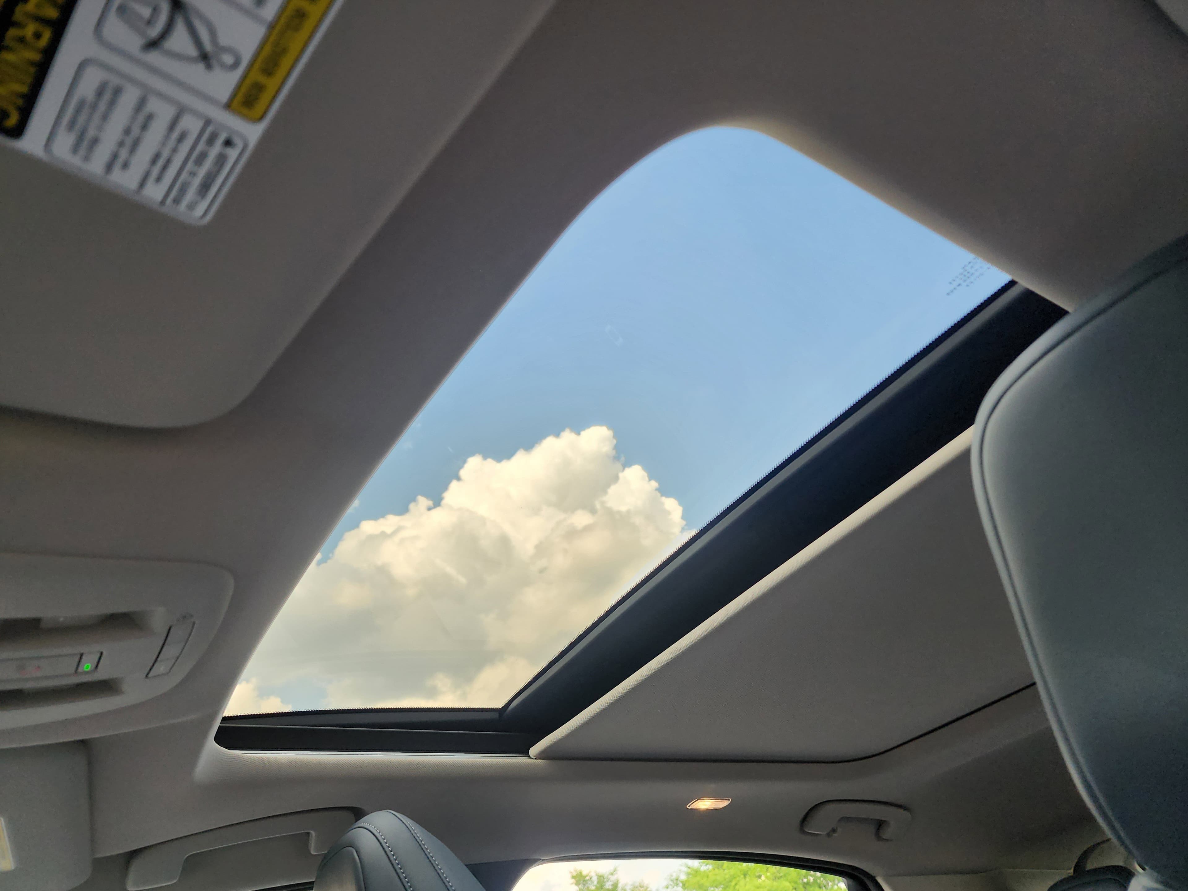 Vehicle photo 25